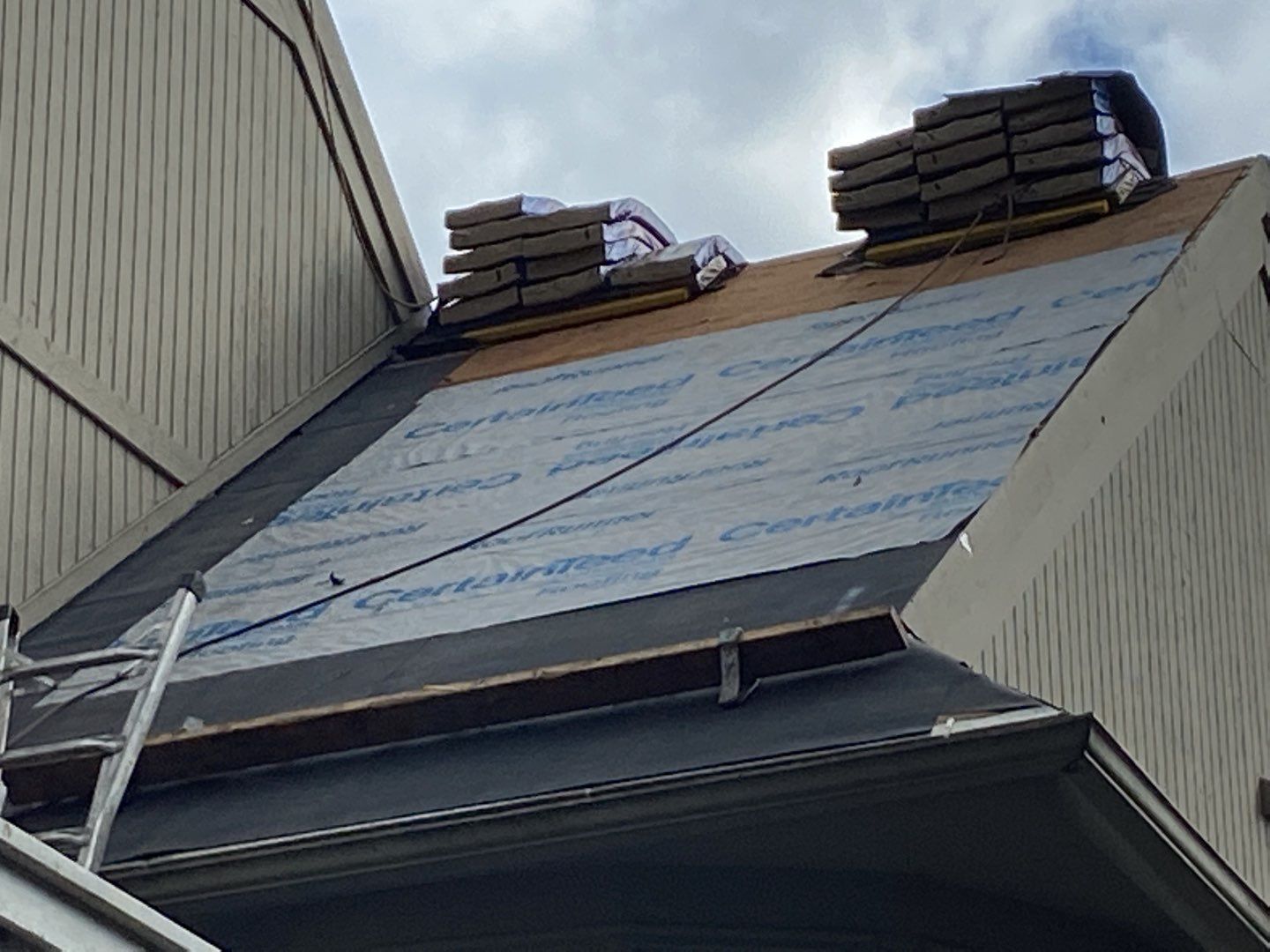 Roof Replacement using CertainTeed Landmark by 180 Contractors