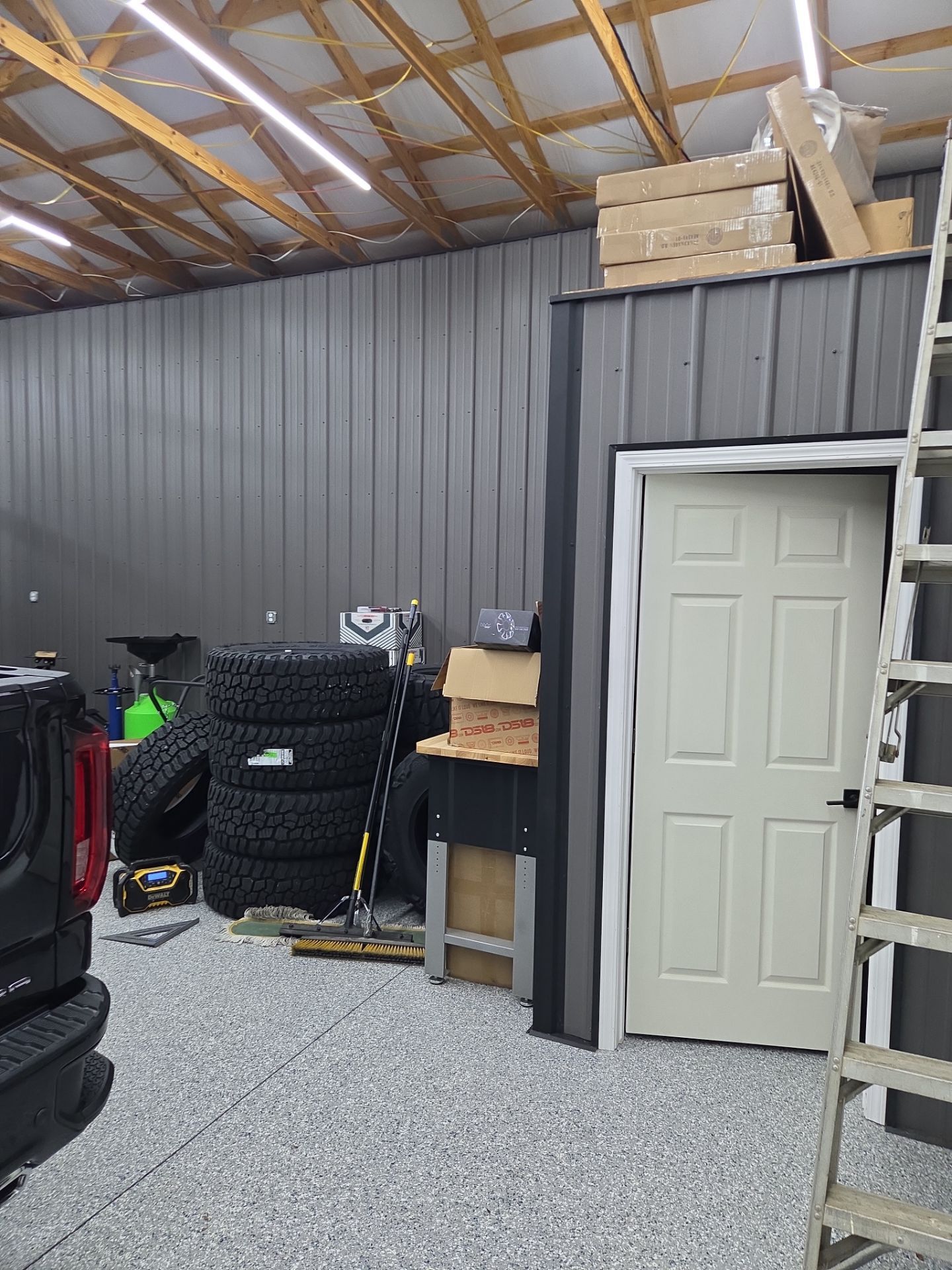 Gibbs Garage by Omnia Roofing
