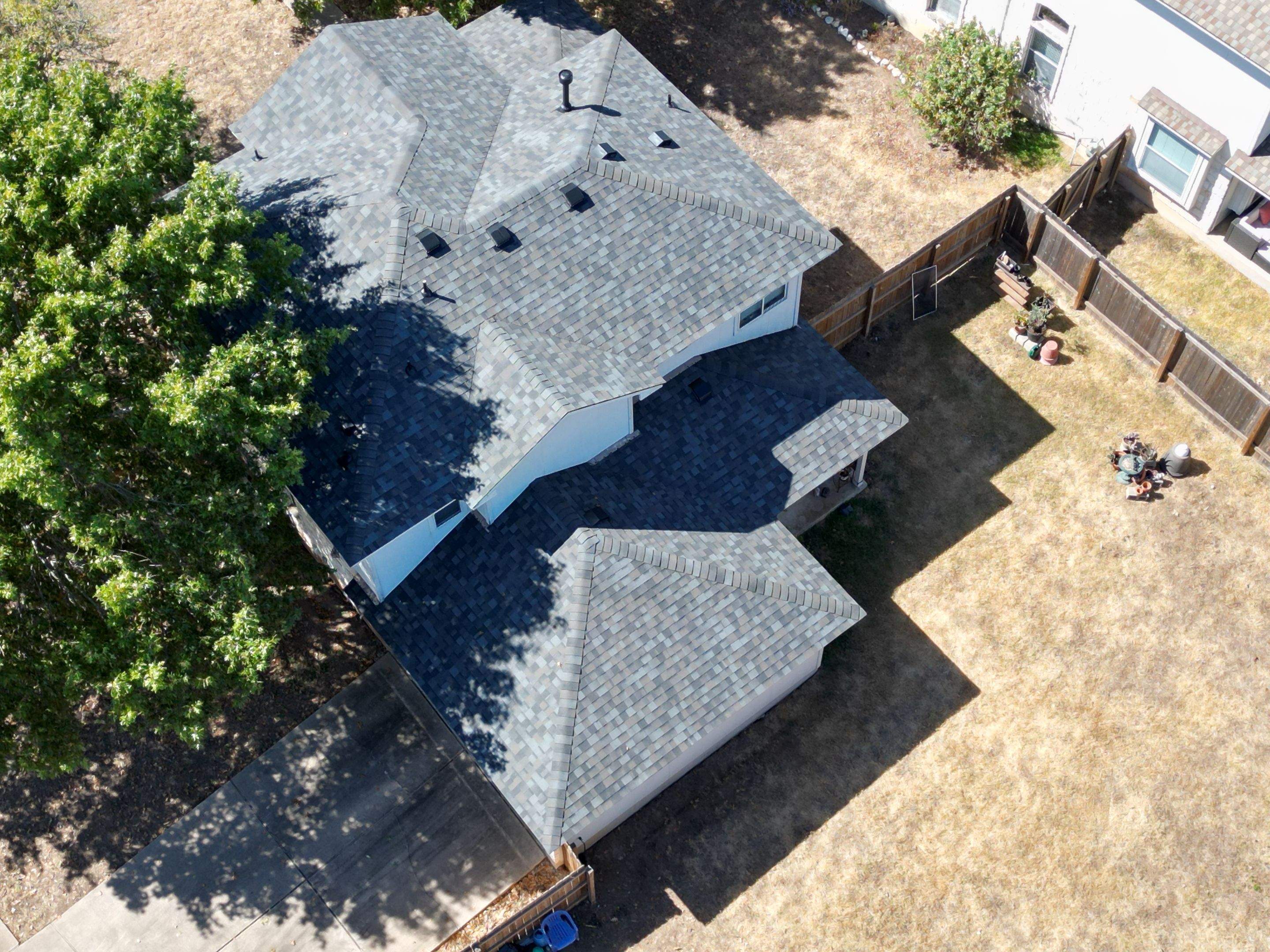 Williamsburg Gray - Owens Corning TruDefinition Duration by RoofsOnly.com