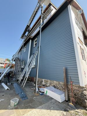ROOF & SIDING 