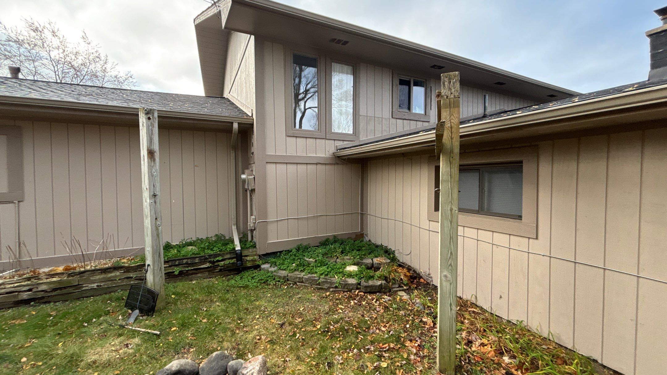 Siding Replacement using Alside Charter Oak D4.5" by 180 Contractors