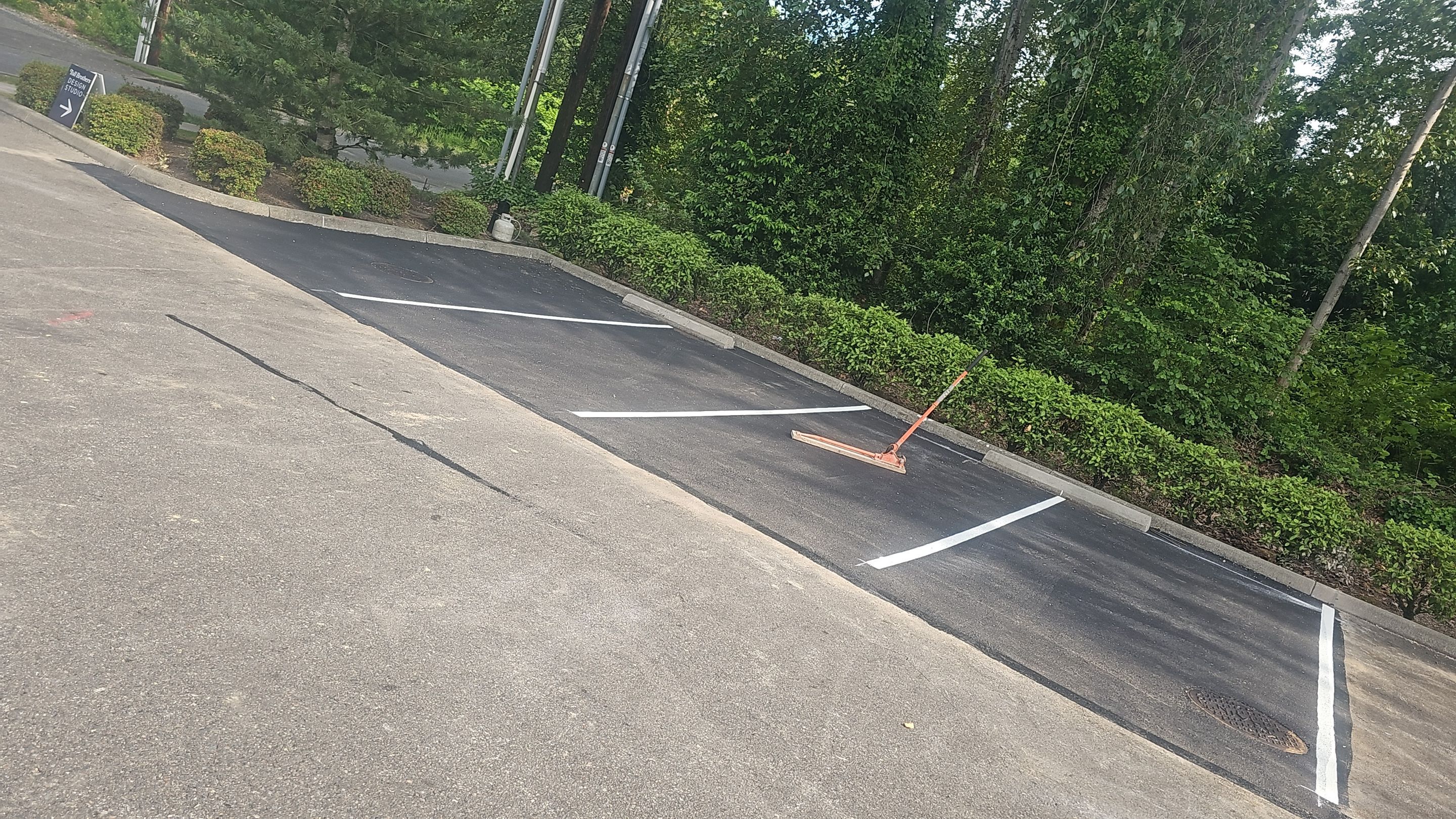 Asphalt Patch Repair & Concrete Curb Renovation | Kirkland  by Jireh Asphalt & Concrete Inc 