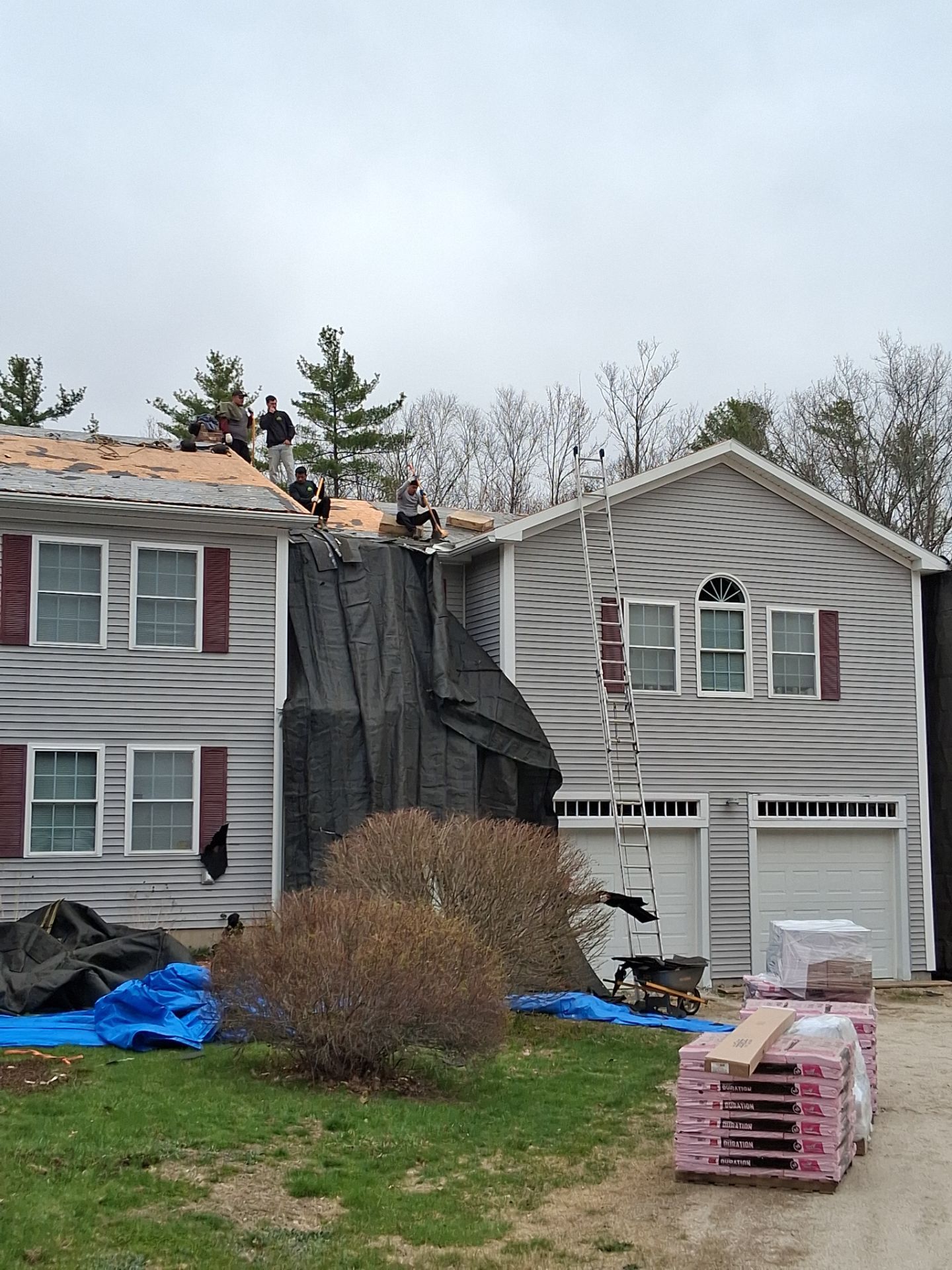 🏡 Multi-Story Roof Installation – Raymond, NH by Tall pine roofing
