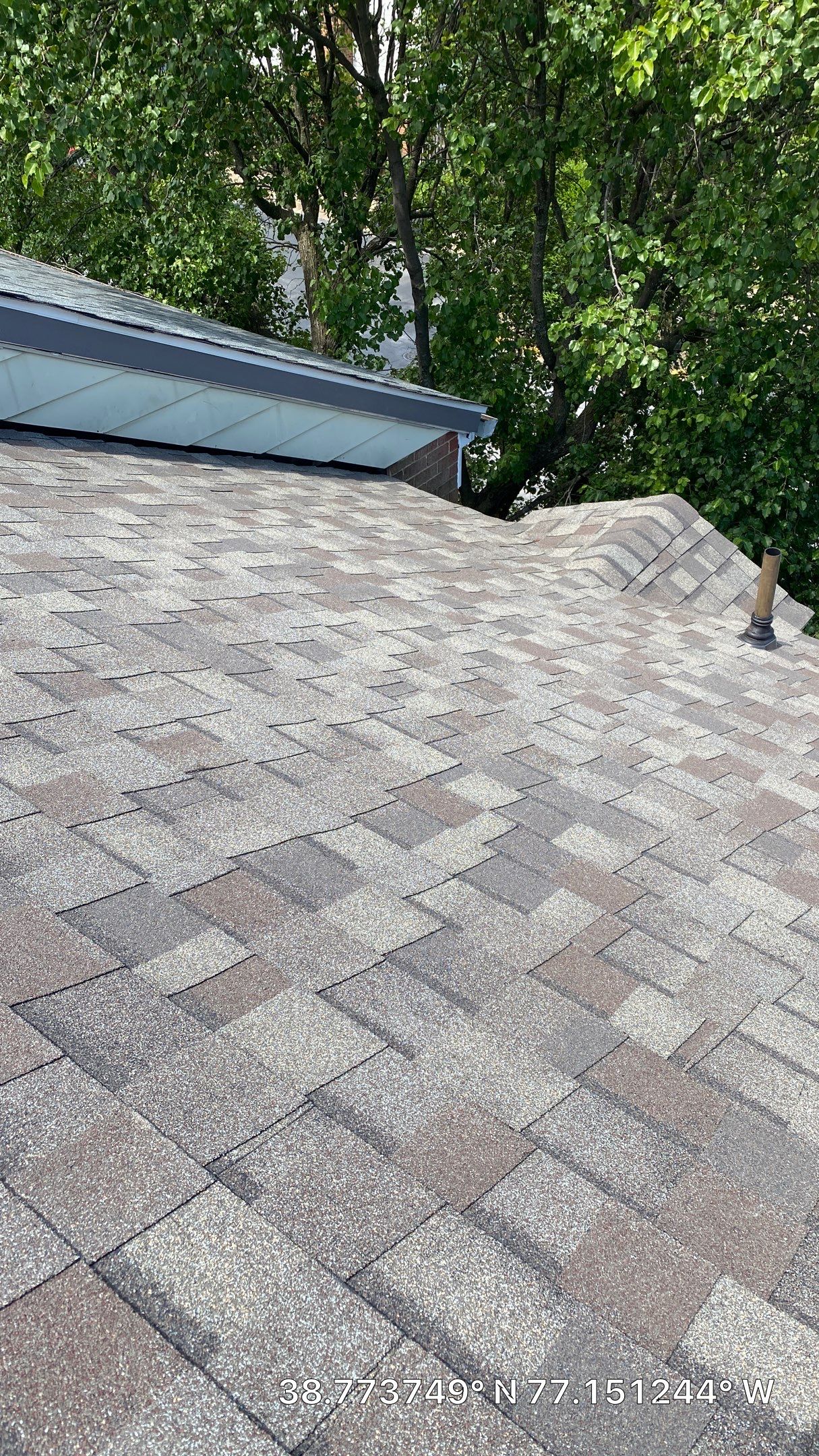 Alexandria - Certainteed Landmark Weathered Wood Shingles by RM Banning, Inc.