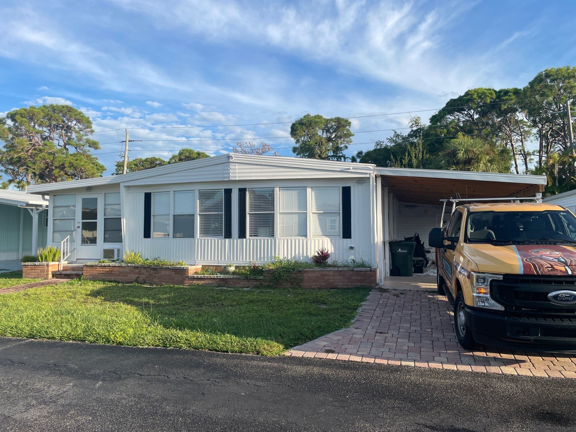 6 inch Aluminum Seamless Gutters in Englewood FL by Gutter Professors