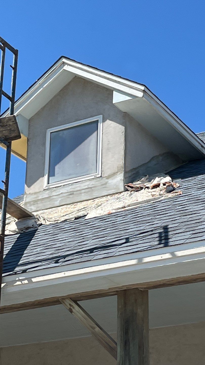 Long Horn Retreat by Bayfront Roofing and Construction