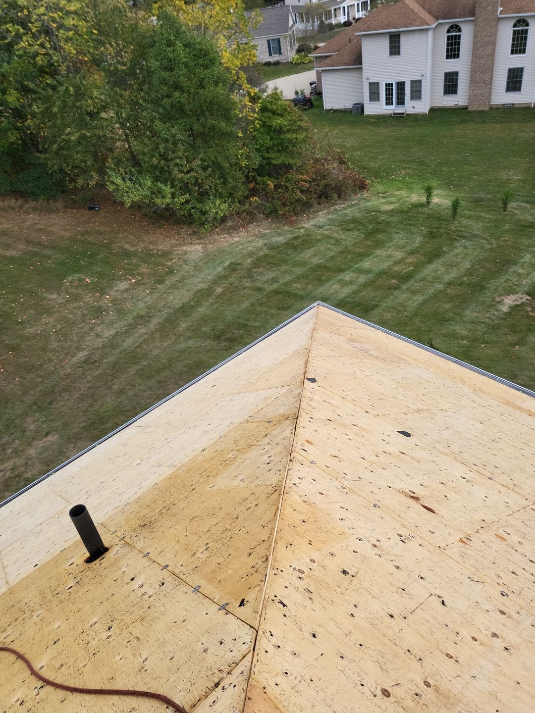 ATLAS PINNACLE COLOR: BLACK SHADOW, DRIP EDGE: BLACK by Eagle Eye Roofing