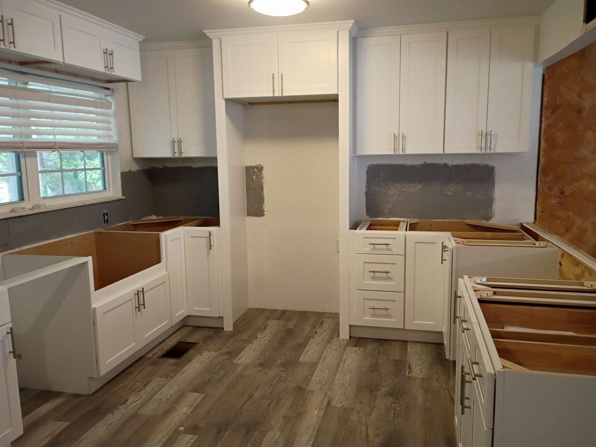 Rapid Cabinet Refitting: Turnkey Installation Completed in 48 Hours by Tibi Soli LLC