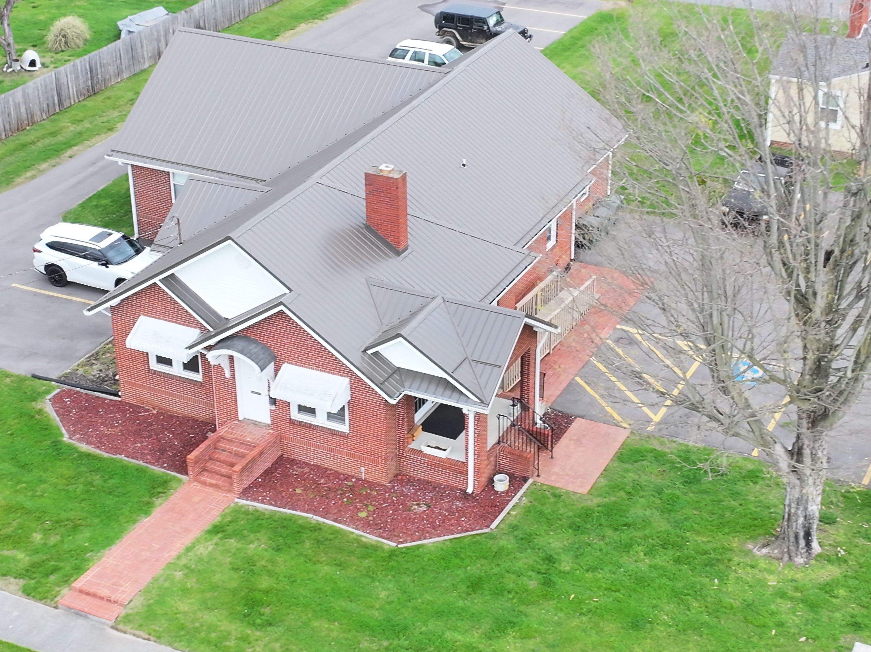 Carter County Planning Office by Omnia Roofing