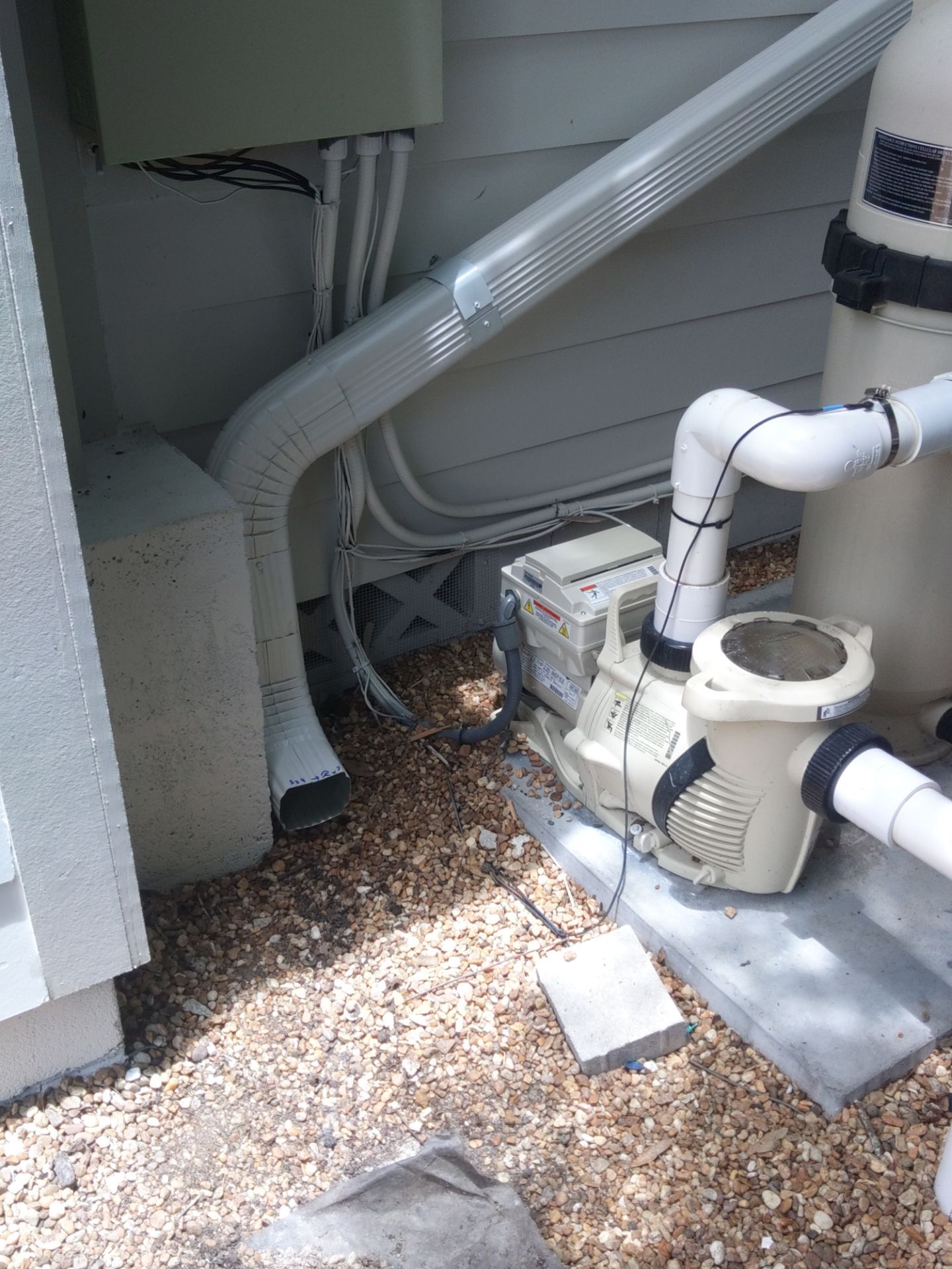 Aluminum Seamless Gutters using 3X4 Elbow Downspout in Sarasota FL by Gutter Professors