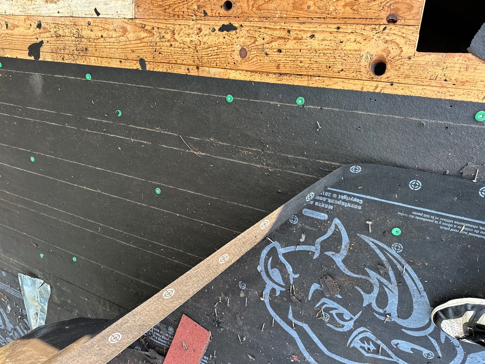 Residential Roofing Installation using Owens Corning Oakridge Onyx Black by DeZign Roofing & Exteriors