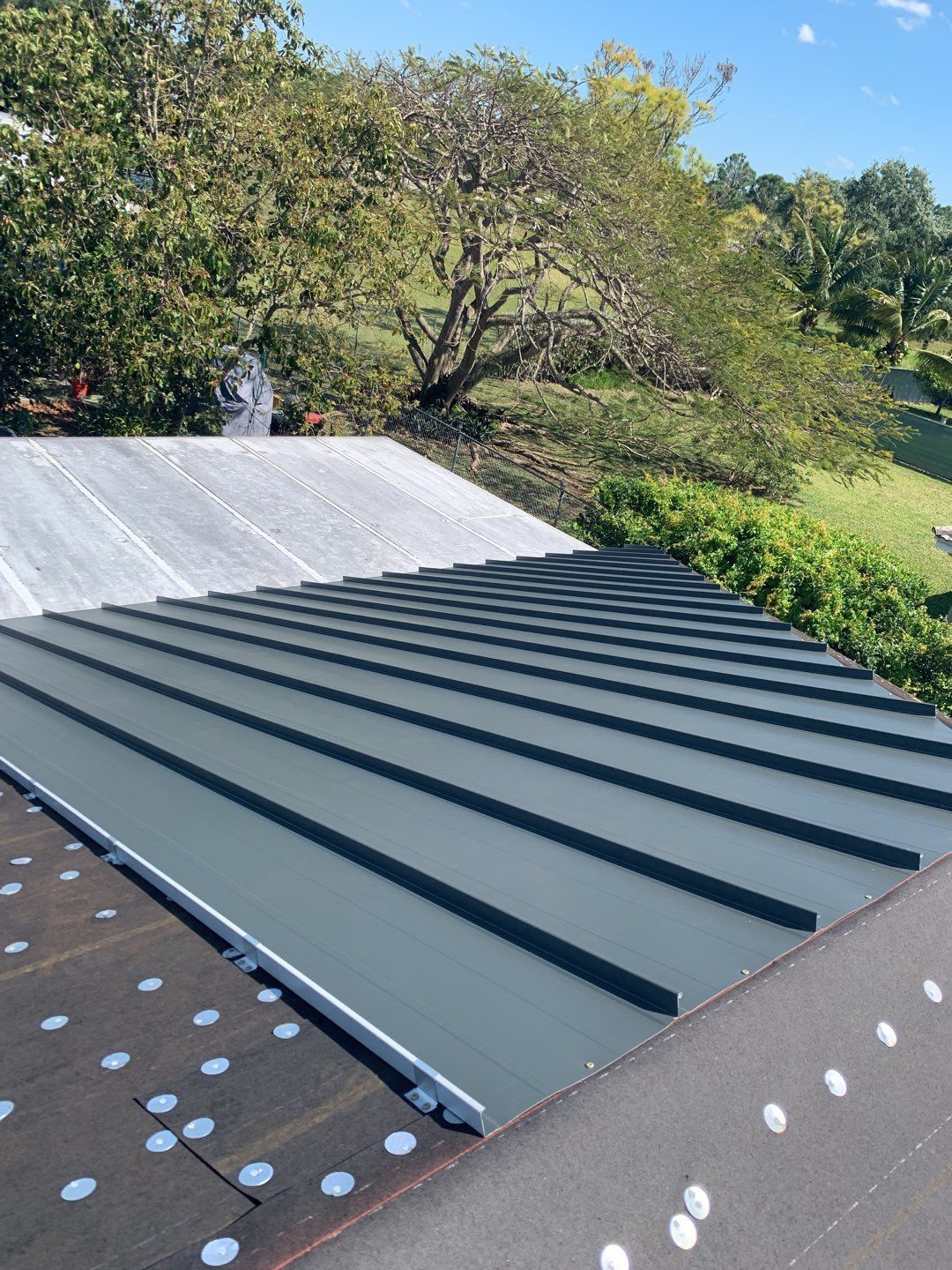 Metal Roof - Galvalume - Charcoal by Istueta Roofing