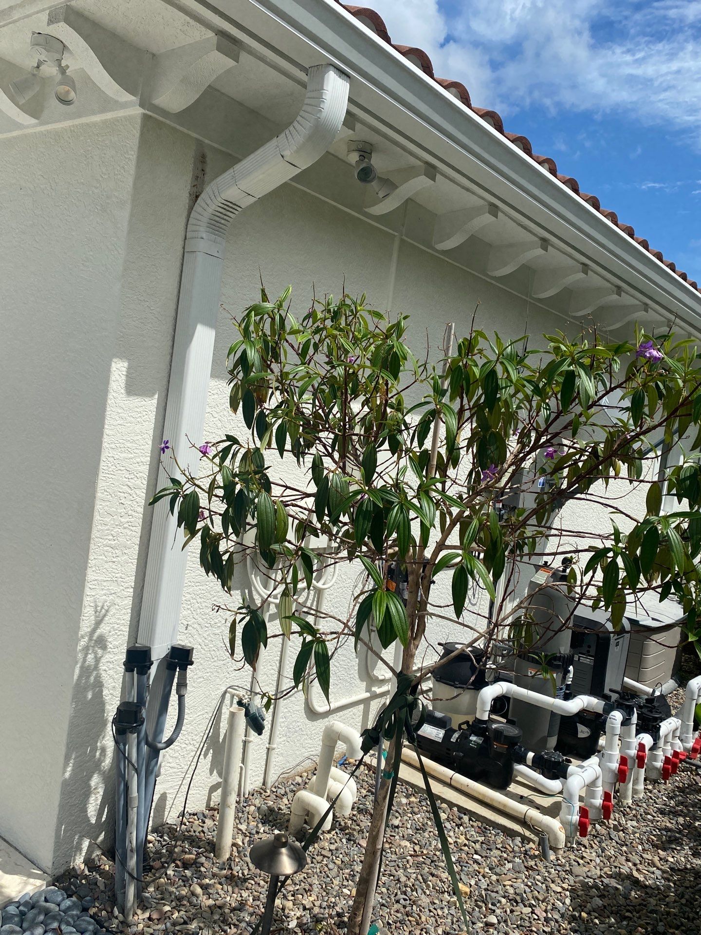 7-Inch Seamless Gutters Installed in Fort Myers FL by Gutter Professors