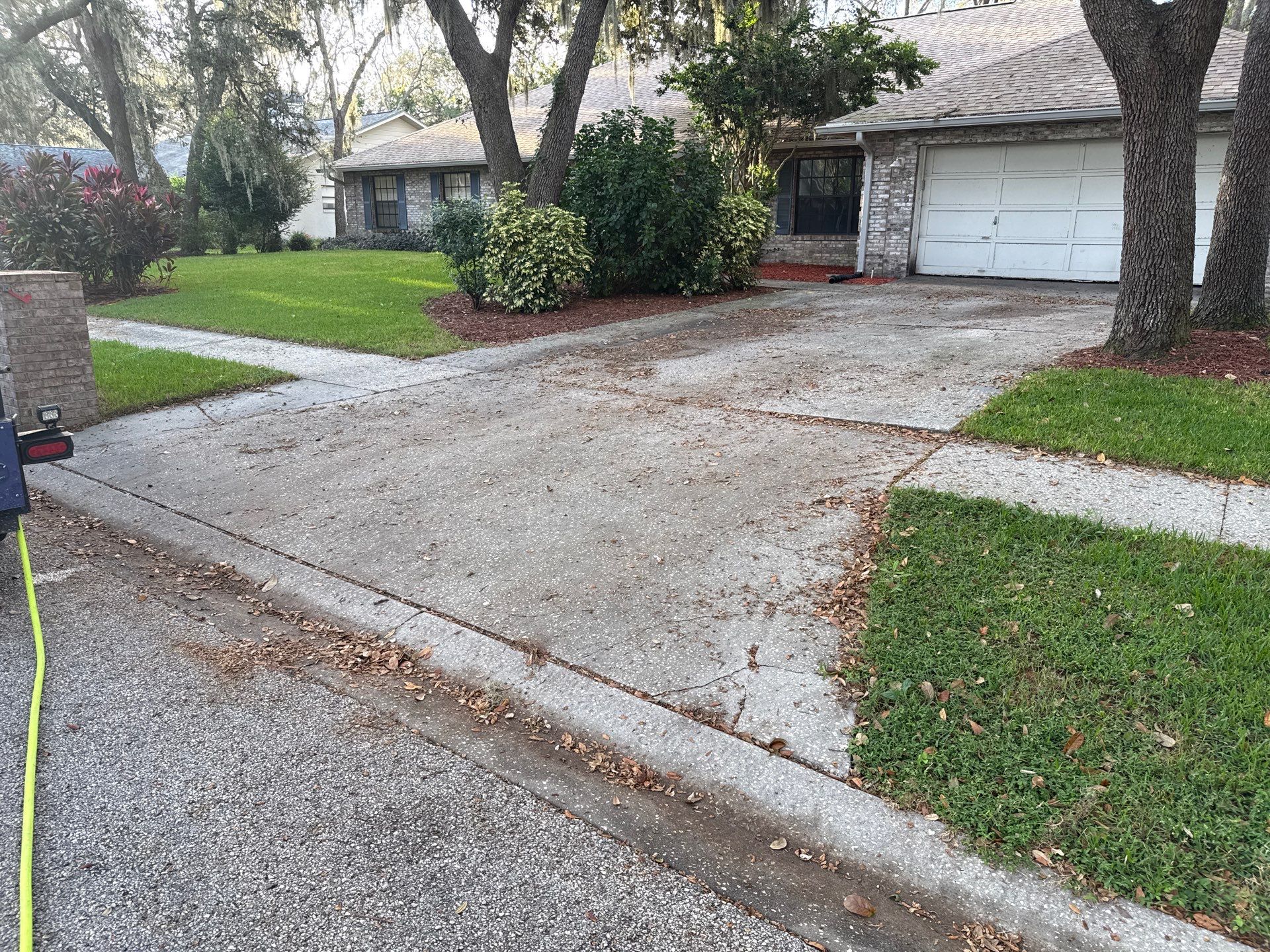 Concrete Driveway & Sidewalk Cleaning in Valrico, FL by Sunshine AquaWash