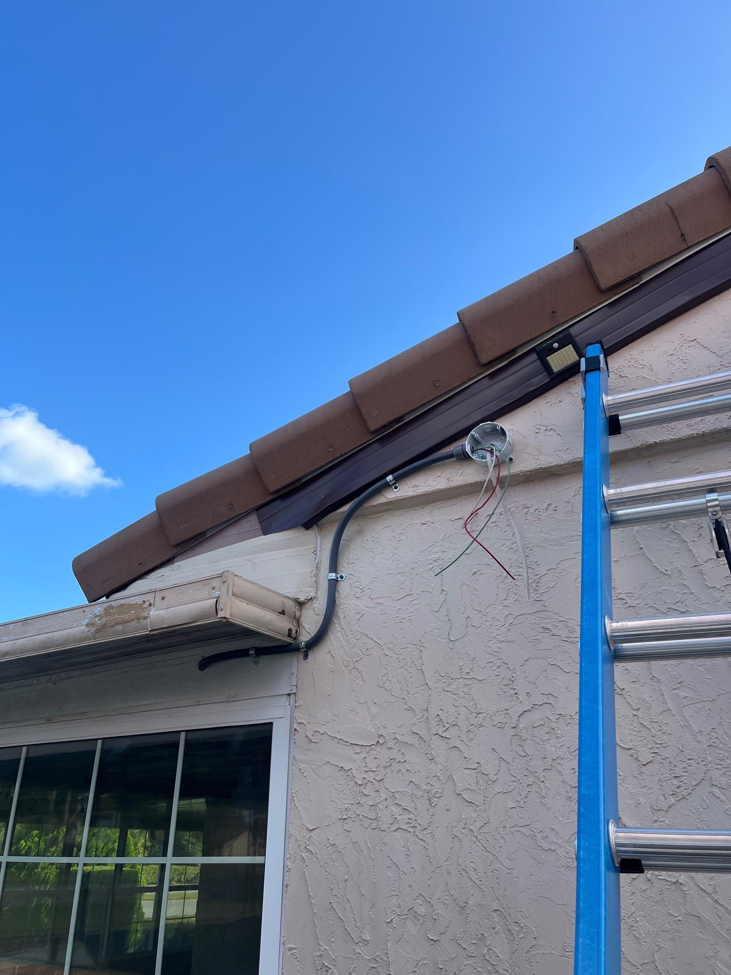 Home Security Camera and Flood light Install in Orlando by Smartron Electric