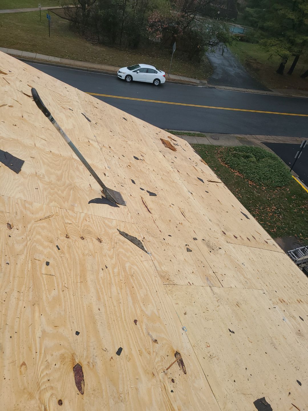 Vienna: Residential Roof Replacement with CertainTeed Landmark Pro in Max Def Weathered Wood by RM Banning, Inc.