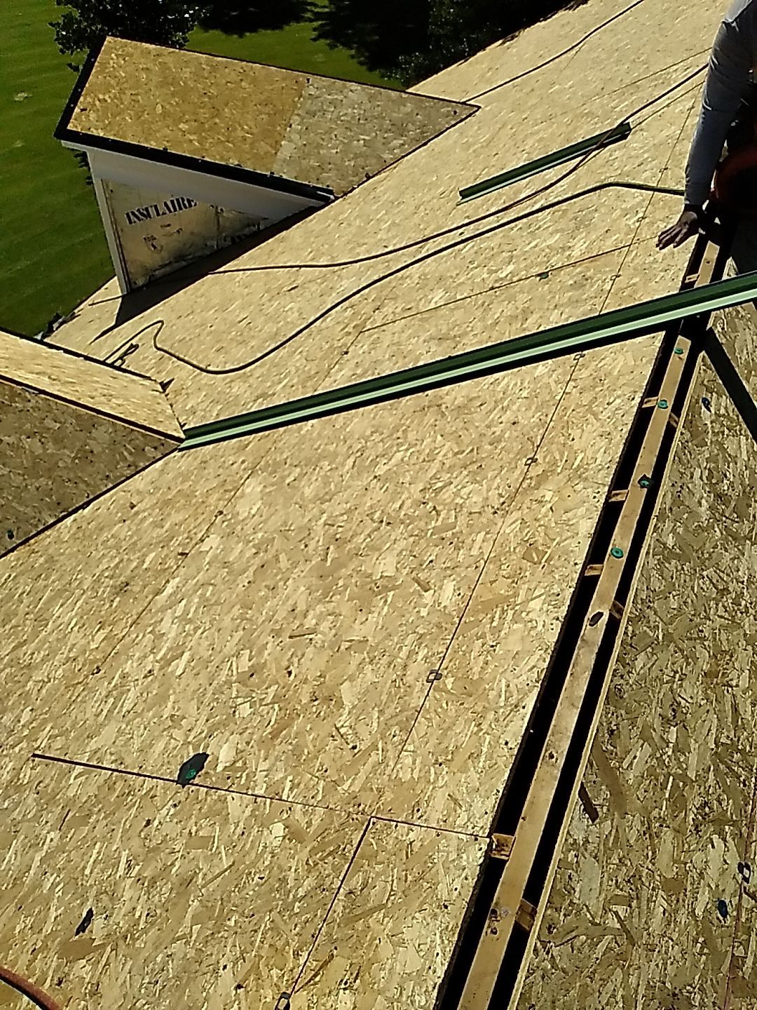 Residential Roofing Installation using Owens Corning Oakridge- Williamsburg Gray by Indigo State Roofing