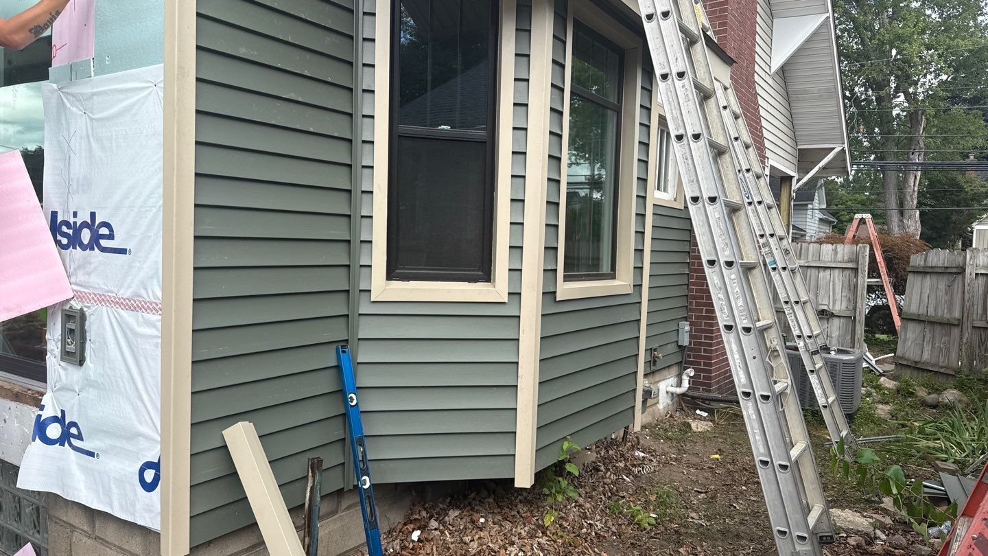 Siding Replacement using Alside Charter Oak D4.5" Deep Moss by 180 Contractors