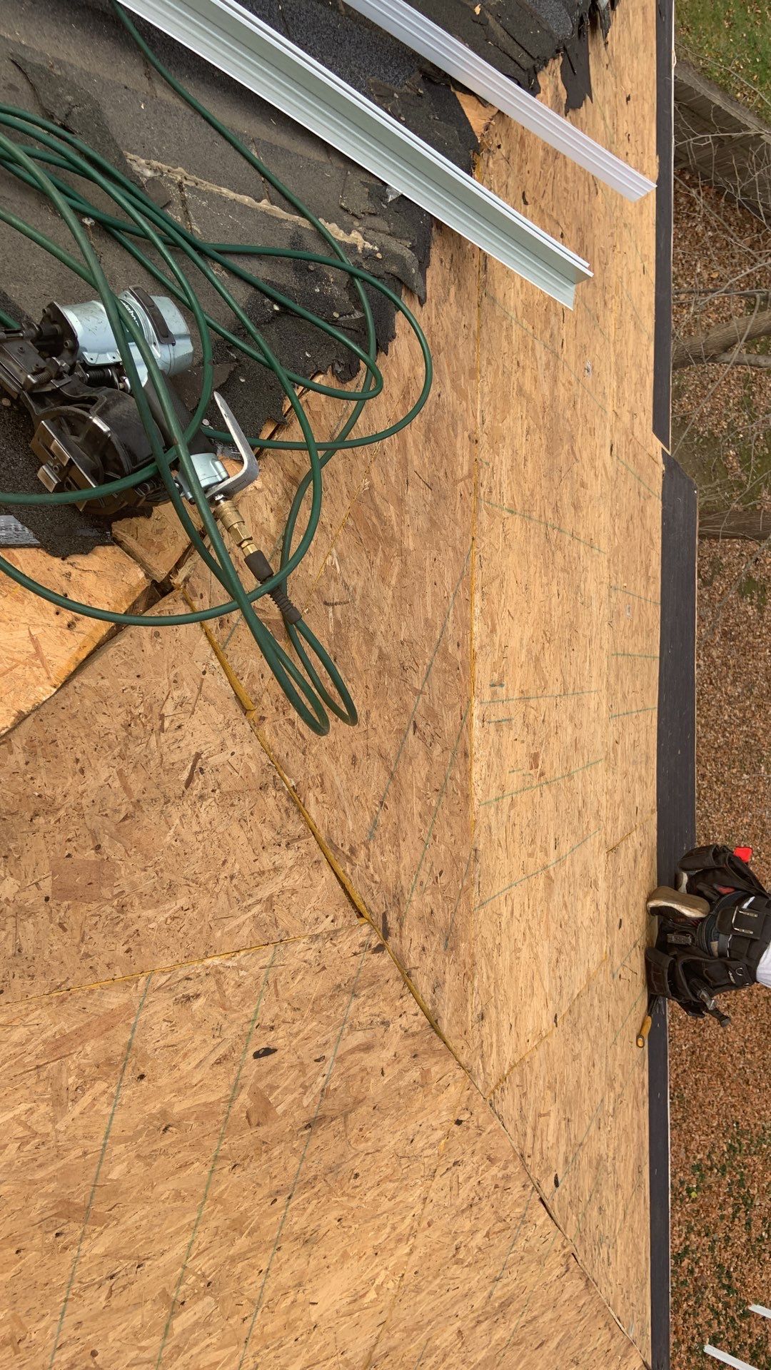 Roof Replacement using CertainTeed Landmark by 180 Contractors