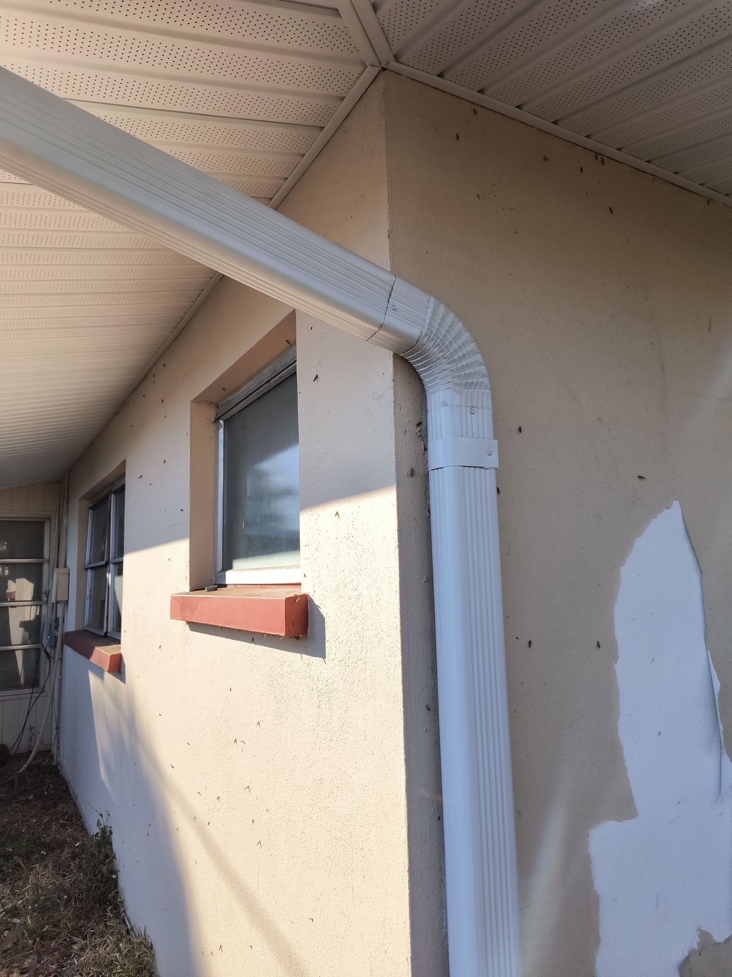 White Soffit and Fascia Upgrade in Sarasota FL by Gutter Professors