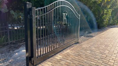 Longboat Key, FL 6 ft. Tall Entry Gates & Shadowbox Wood Fence