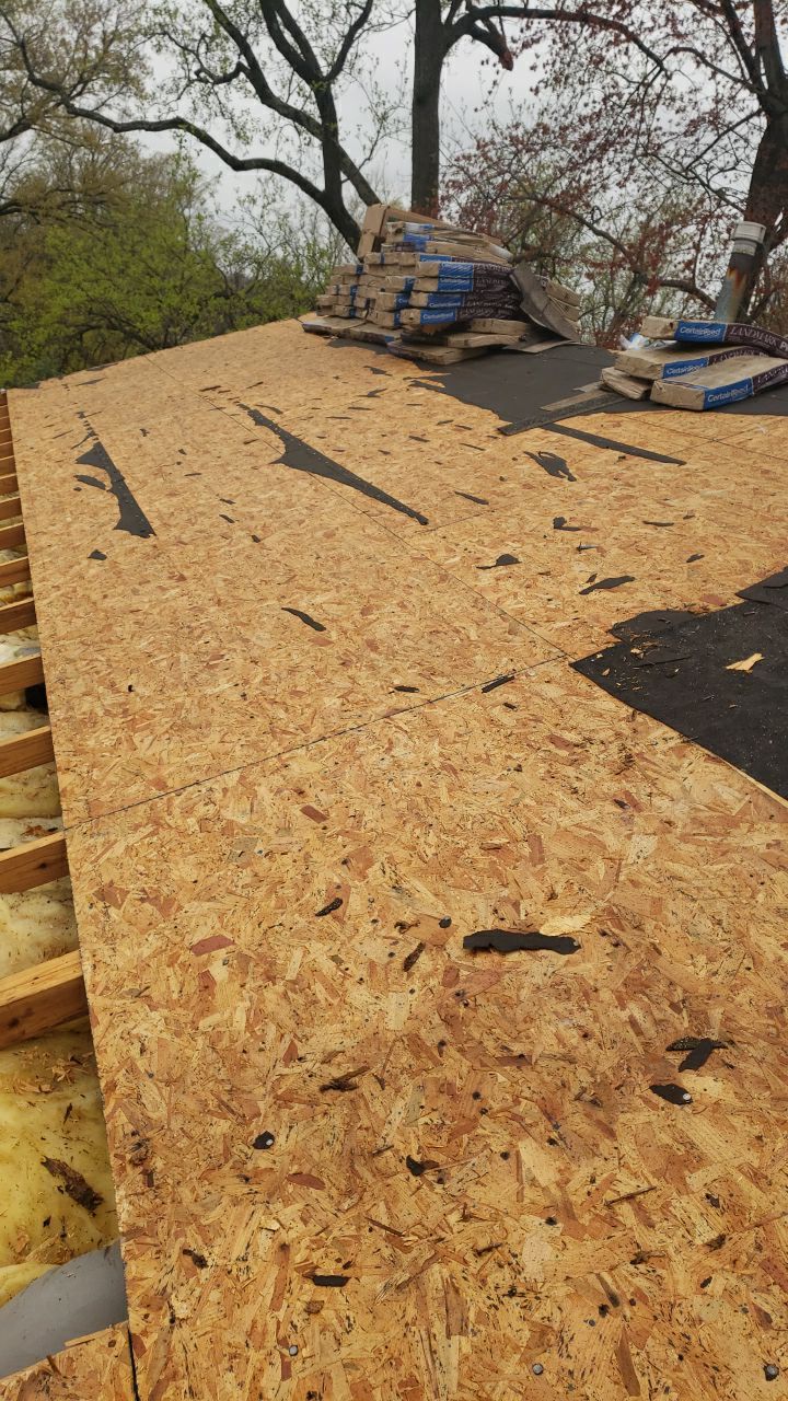 Arlington: CertainTeed Landmark Pro Designer Shingles in Max Def Georgetown Gray by RM Banning, Inc.