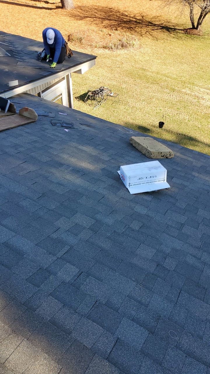 Residential Roofing Installation using Owens Corning Oakridge- Williamsburg Gray by Indigo State Roofing