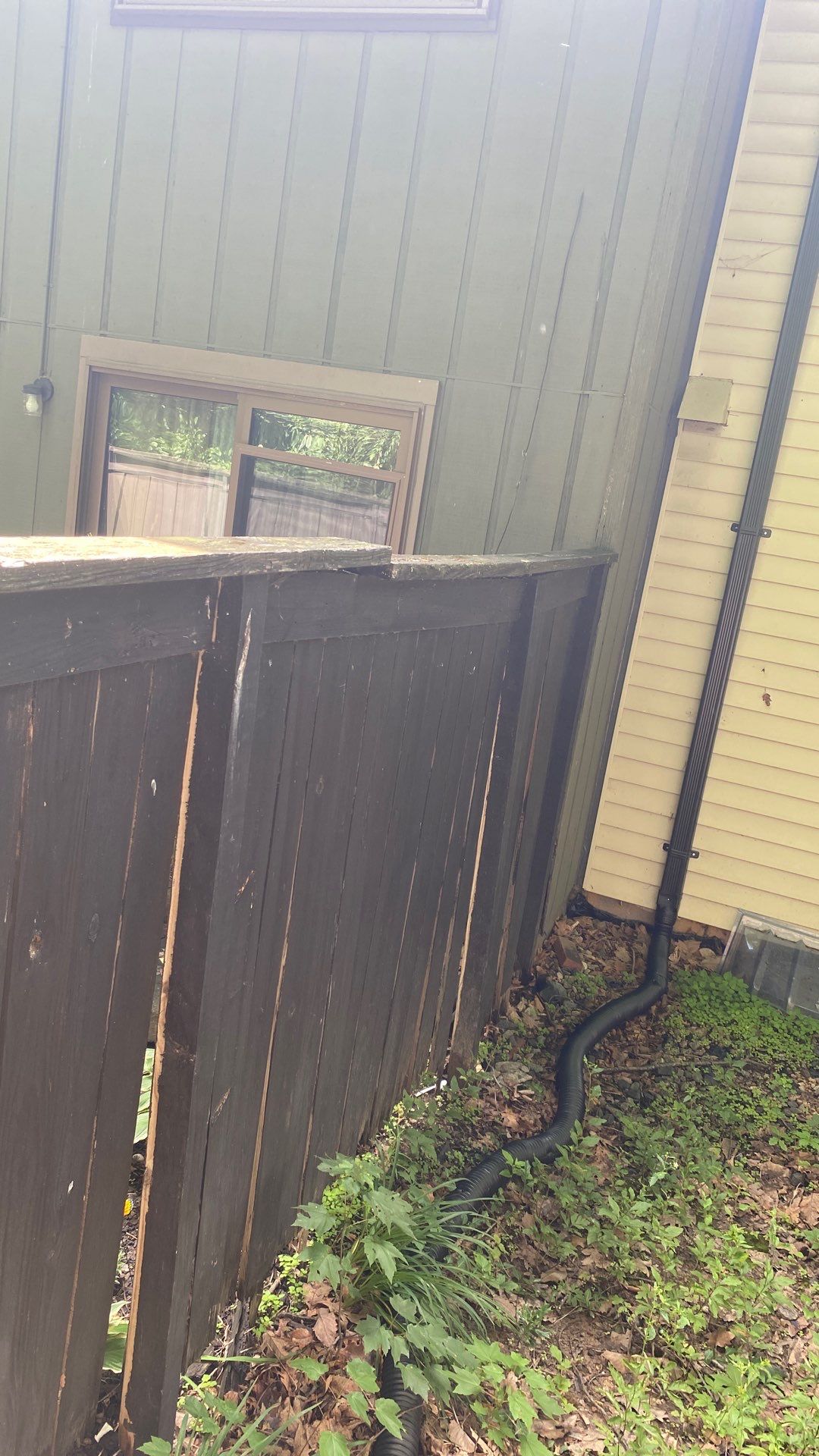 Reston: Residential Siding Replacement with James Hardie Statement Beaded Plank in Cappuccino Muffin by RM Banning, Inc.