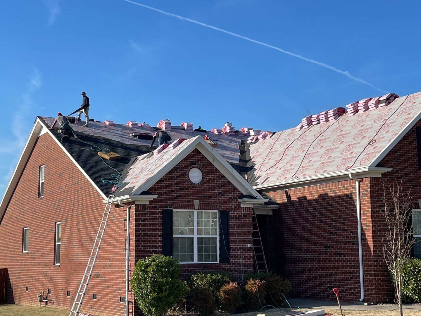 Residential Roofing Installation using Owens Corning Roofing System by Undersun Roofing 