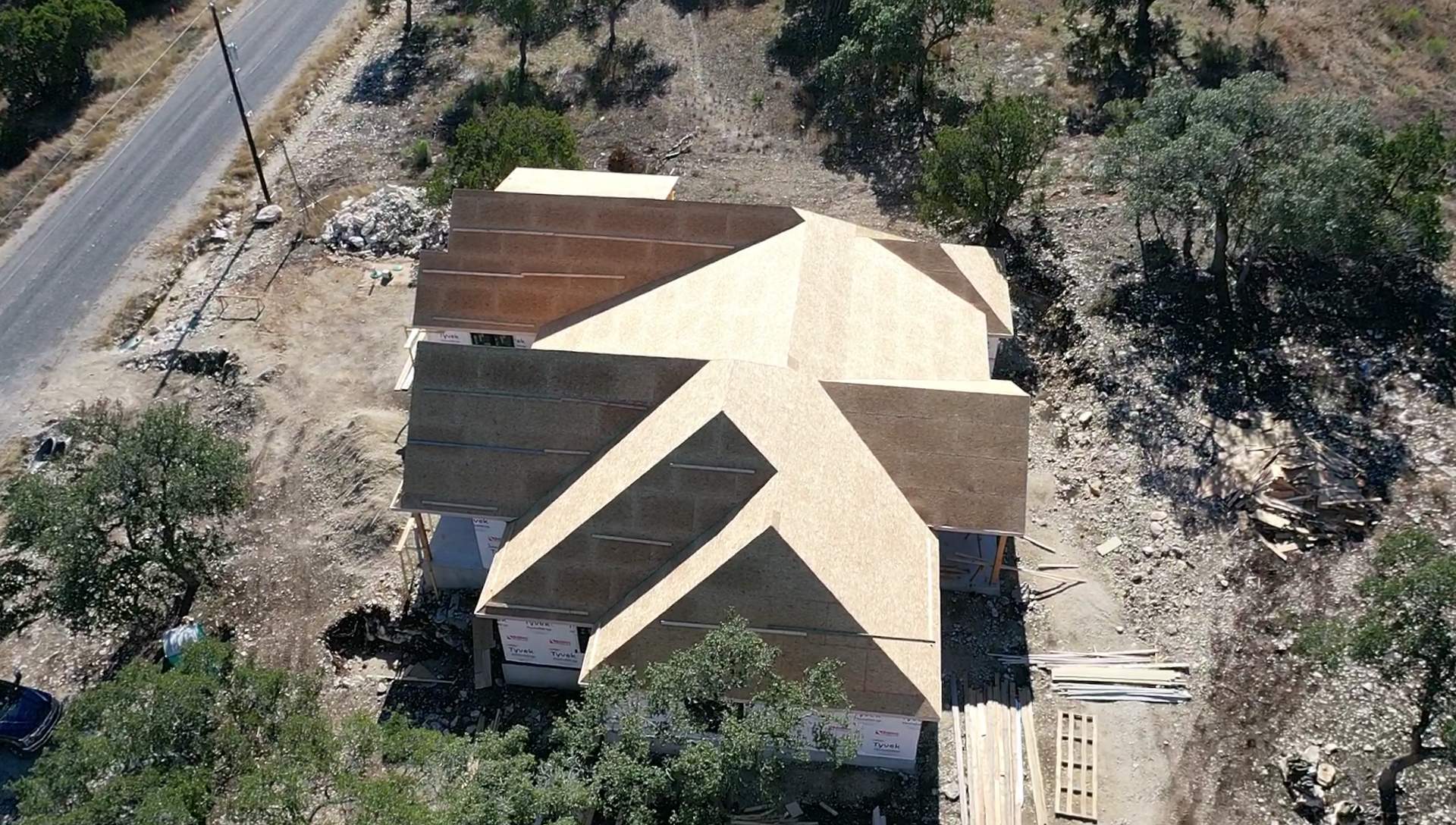 New Home Construction using Owens Corning 30 year Architectural Shingles by Premier Roofing and Contracting