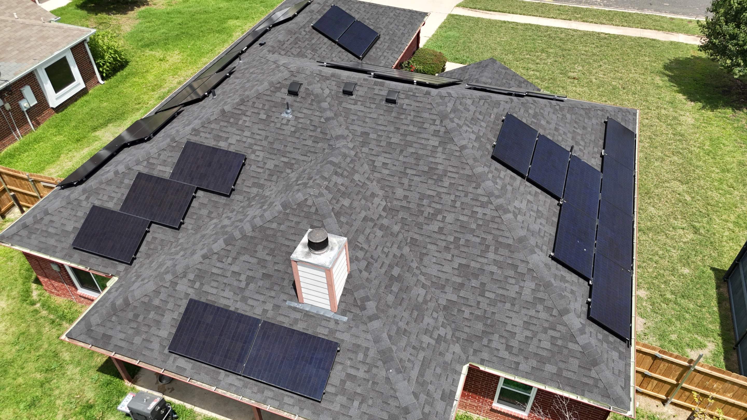 Brilliant Black - Malarkey Vista by RoofsOnly.com