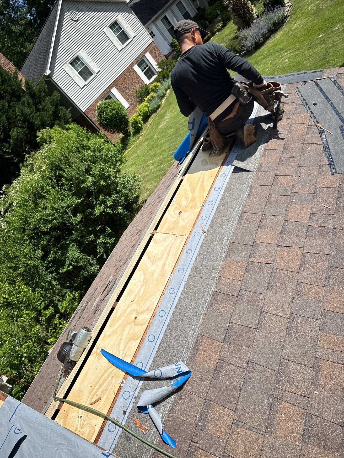 West Springfield: Residential Roof Replacement with CertainTeed Landmark in Heather Blend by RM Banning, Inc.