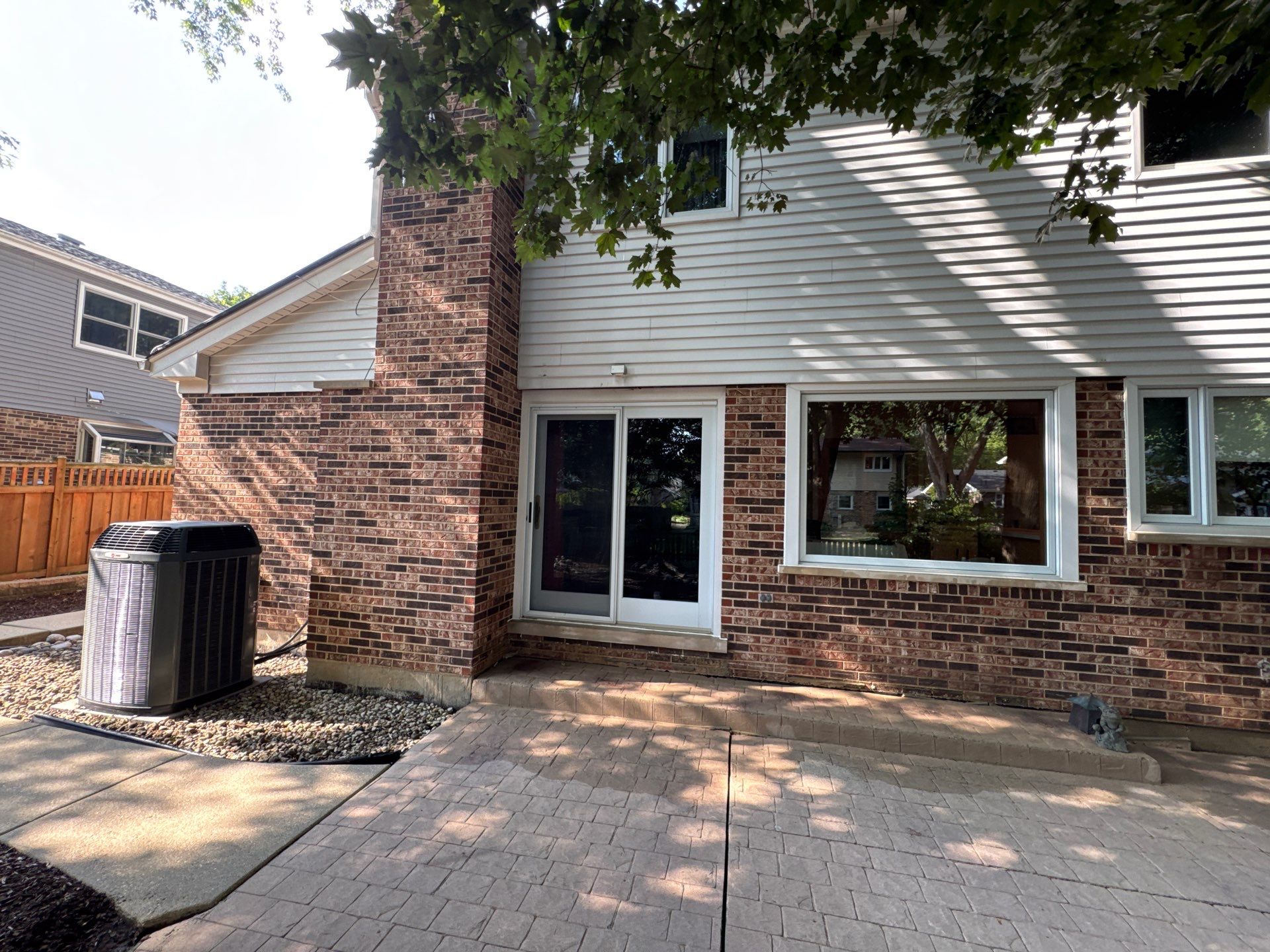 Palatine house wash and concrete power washing by Northern Power Washing LLC.