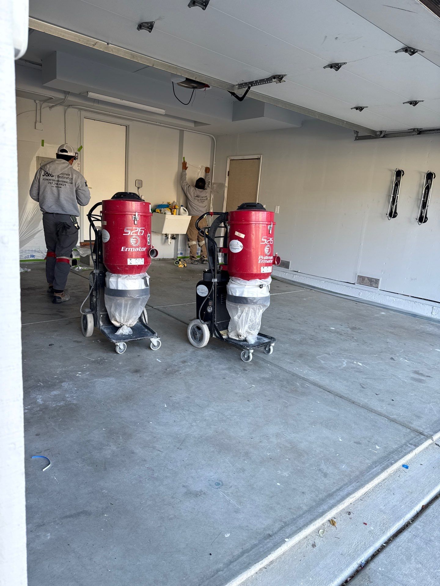 Garage Floor: Vinyl Chip using Midnight by J&C Concrete Restoration, Inc