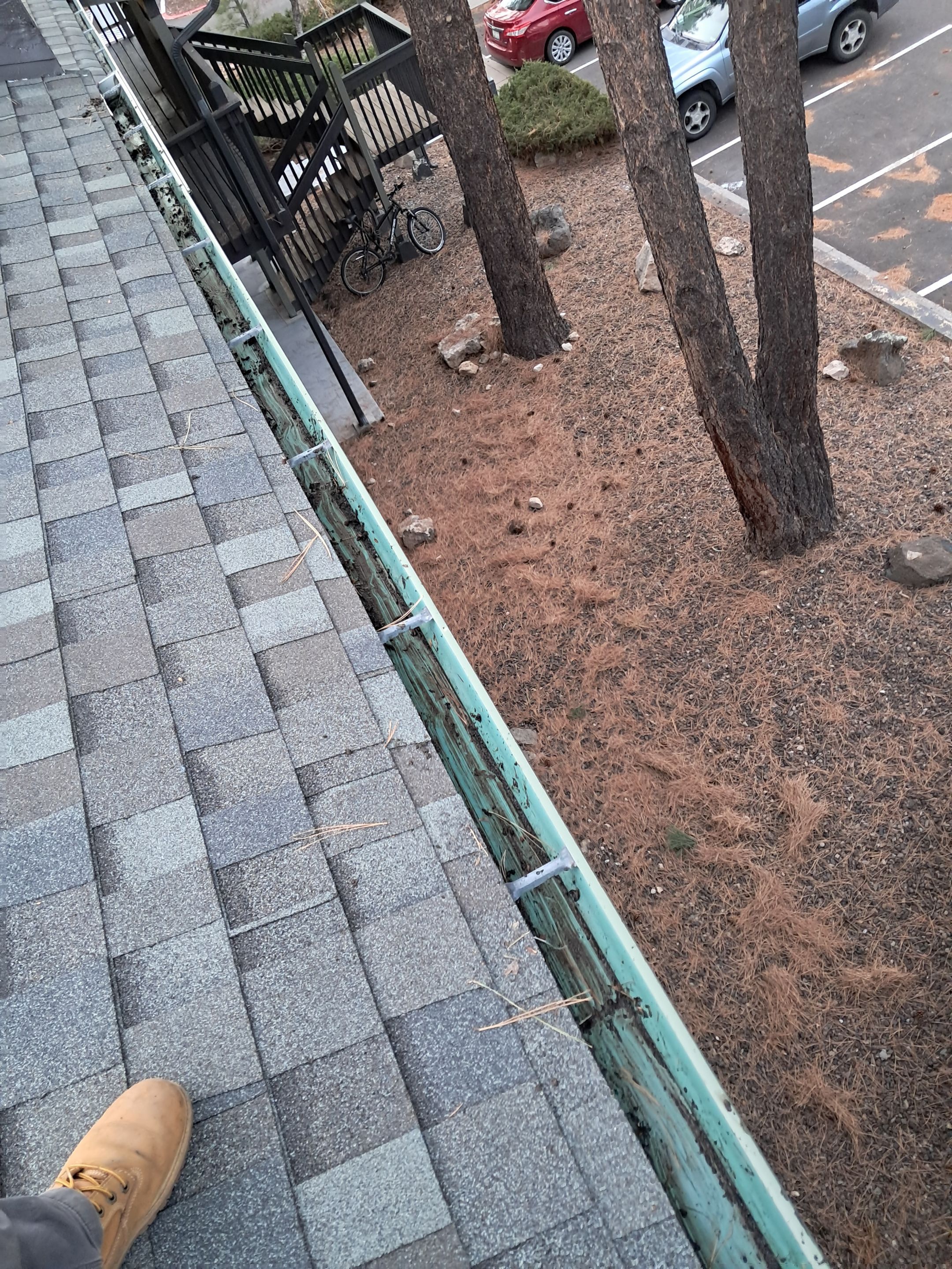 Commercial gutter cleaning Flagstaff, AZ after photo with clean gutters