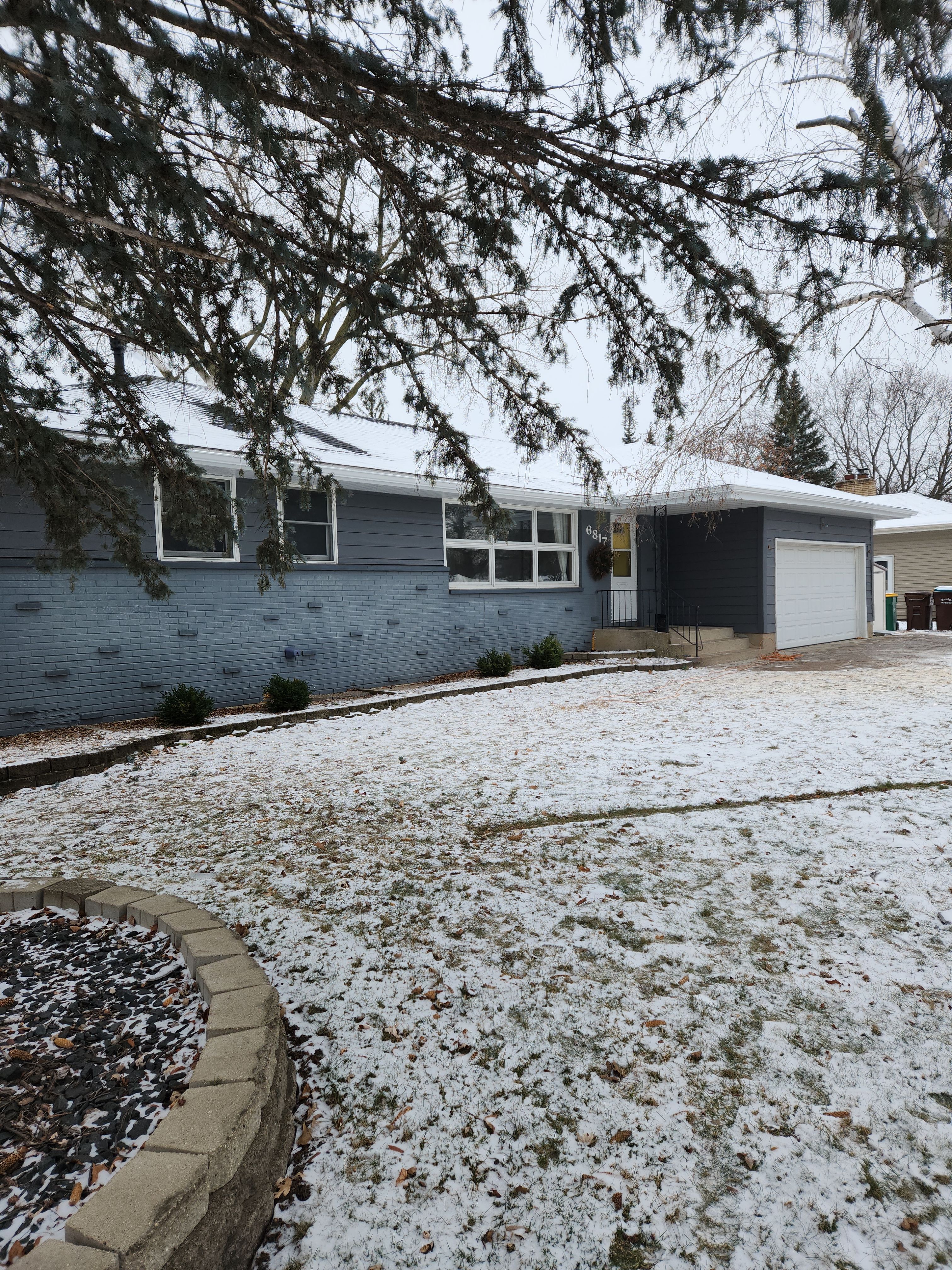 5" Gutters in Minneapolis by Next Level Seamless Gutters / Exteriors Inc.
