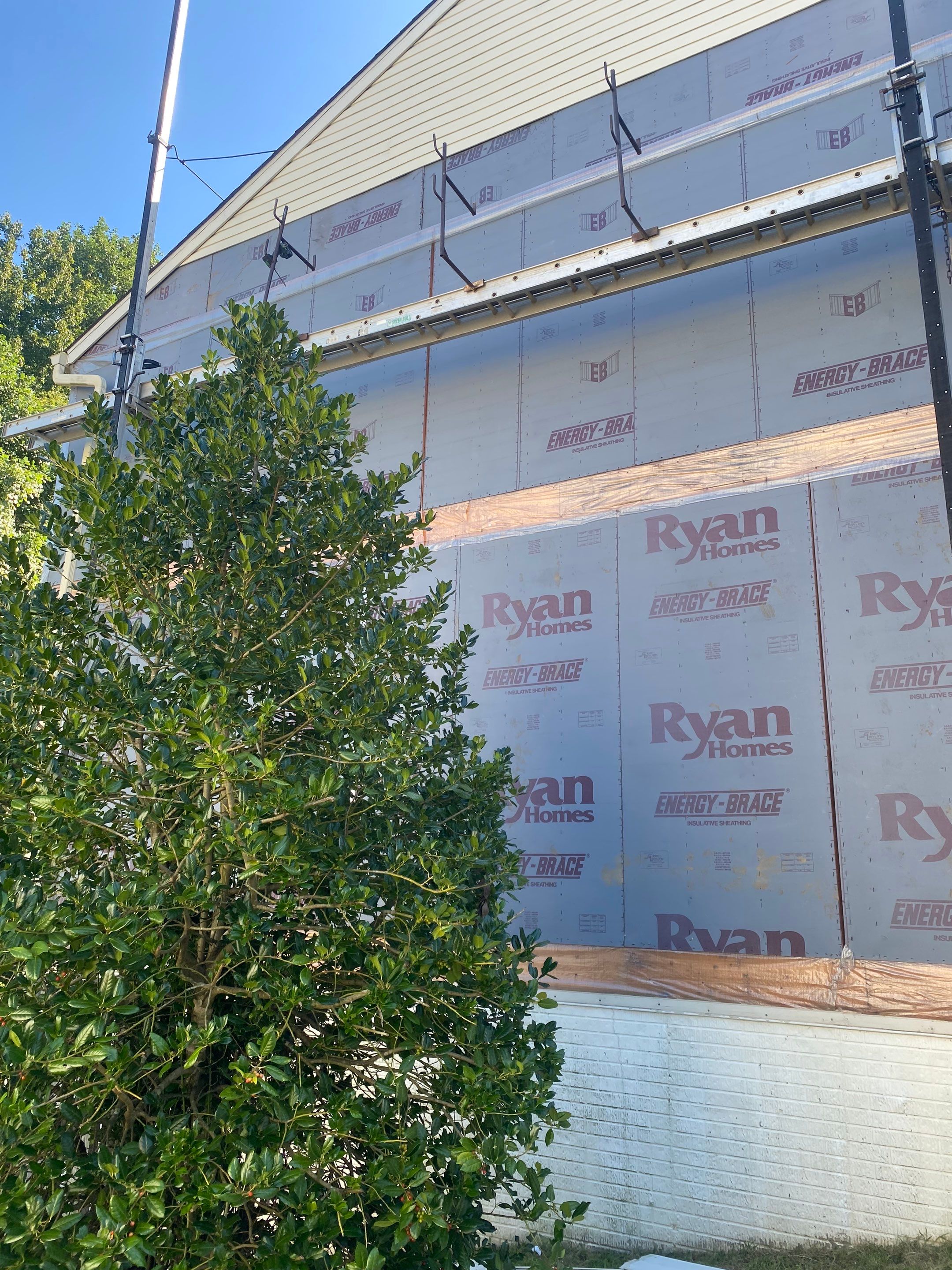 Woodbridge: Siding Replacement with Mastic Ovation Vinyl siding in Linen  by RM Banning, Inc.