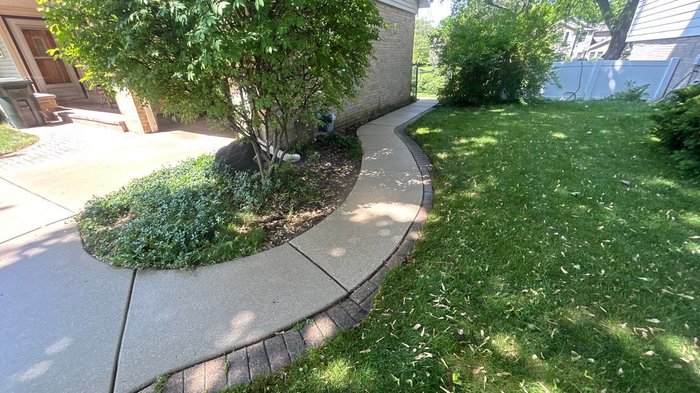 Mount Prospect, IL Driveway cleaning by Northern Power Washing LLC.