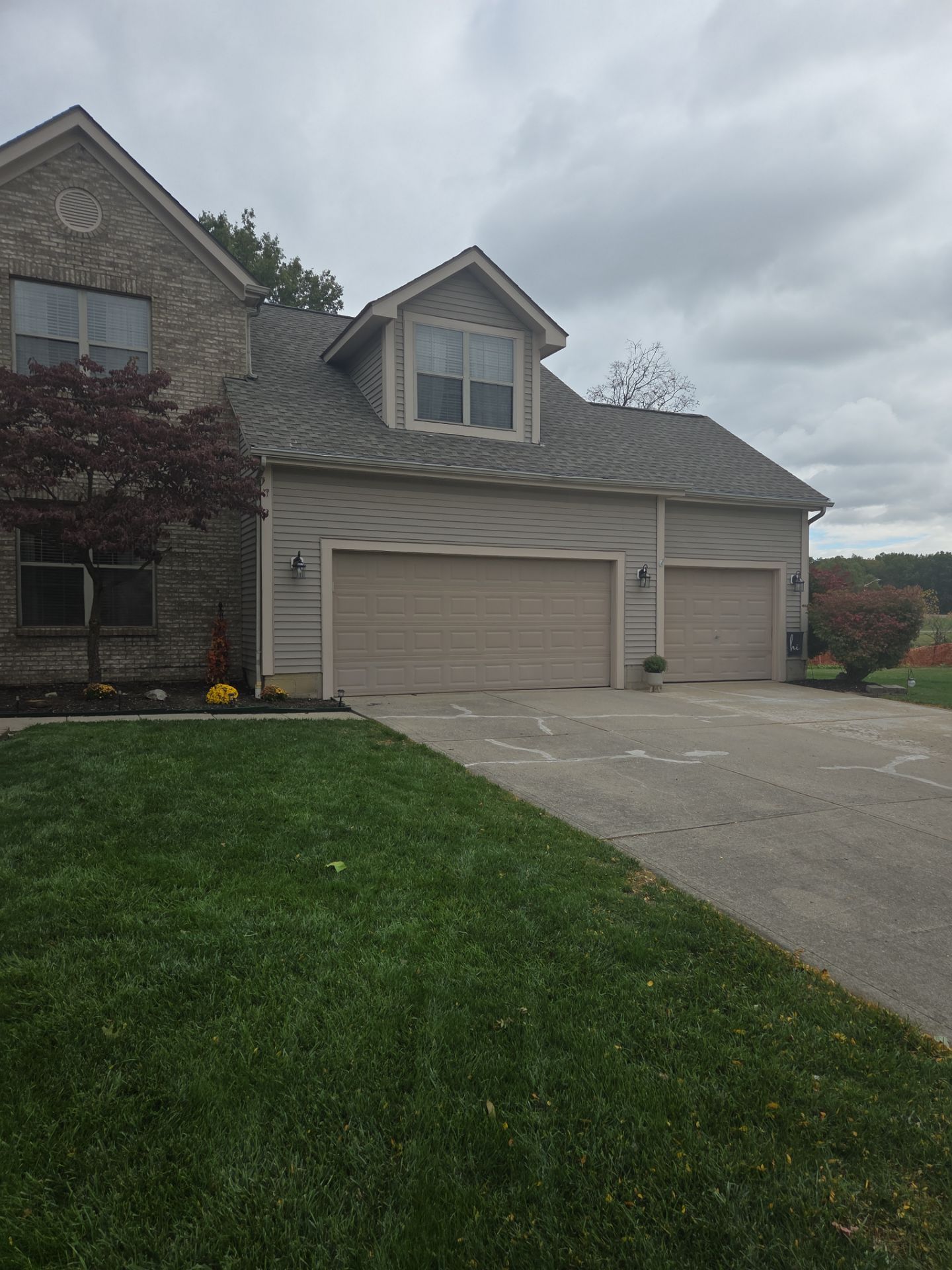 Exterior Trim and Living Room Ceiling by Fresh Coat Painters Of Pataskala/Canal Winchester