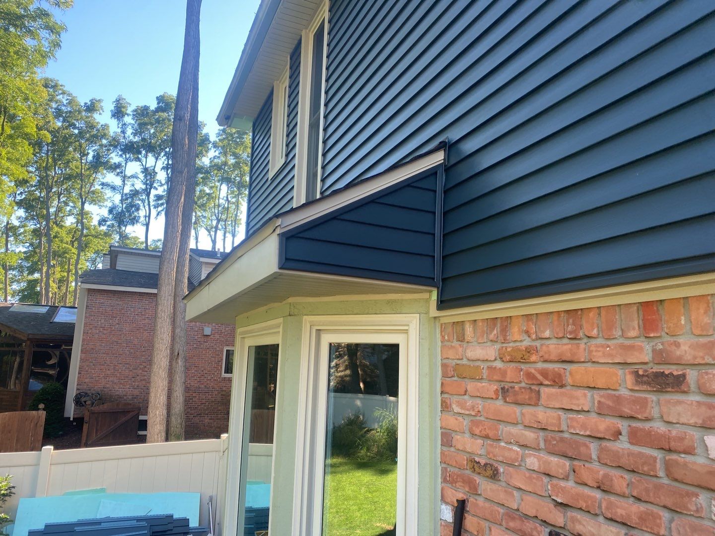 Siding Replacement using CertainTeed Restoration Classic D5 by 180 Contractors