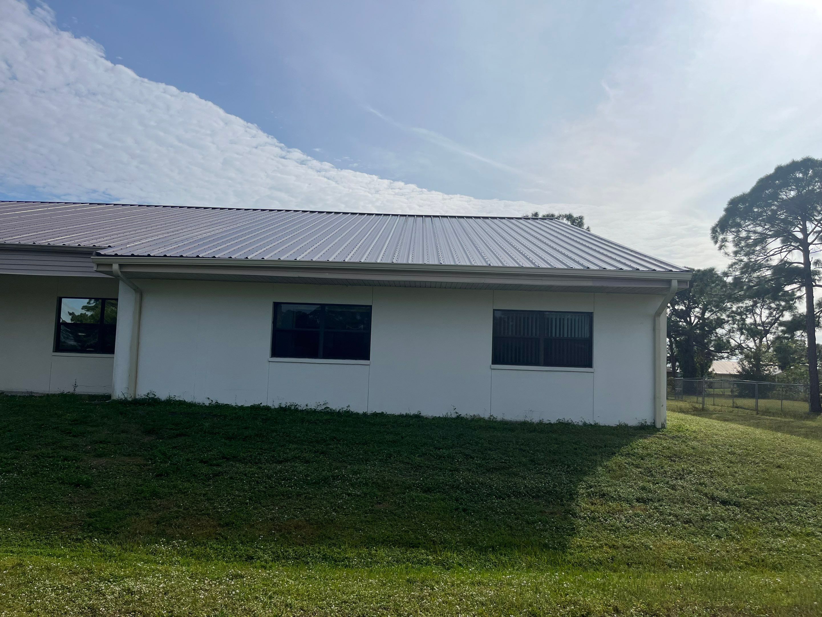 Cameo Gutters using Aluminum Seamless Gutters in Cape Coral FL by Gutter Professors