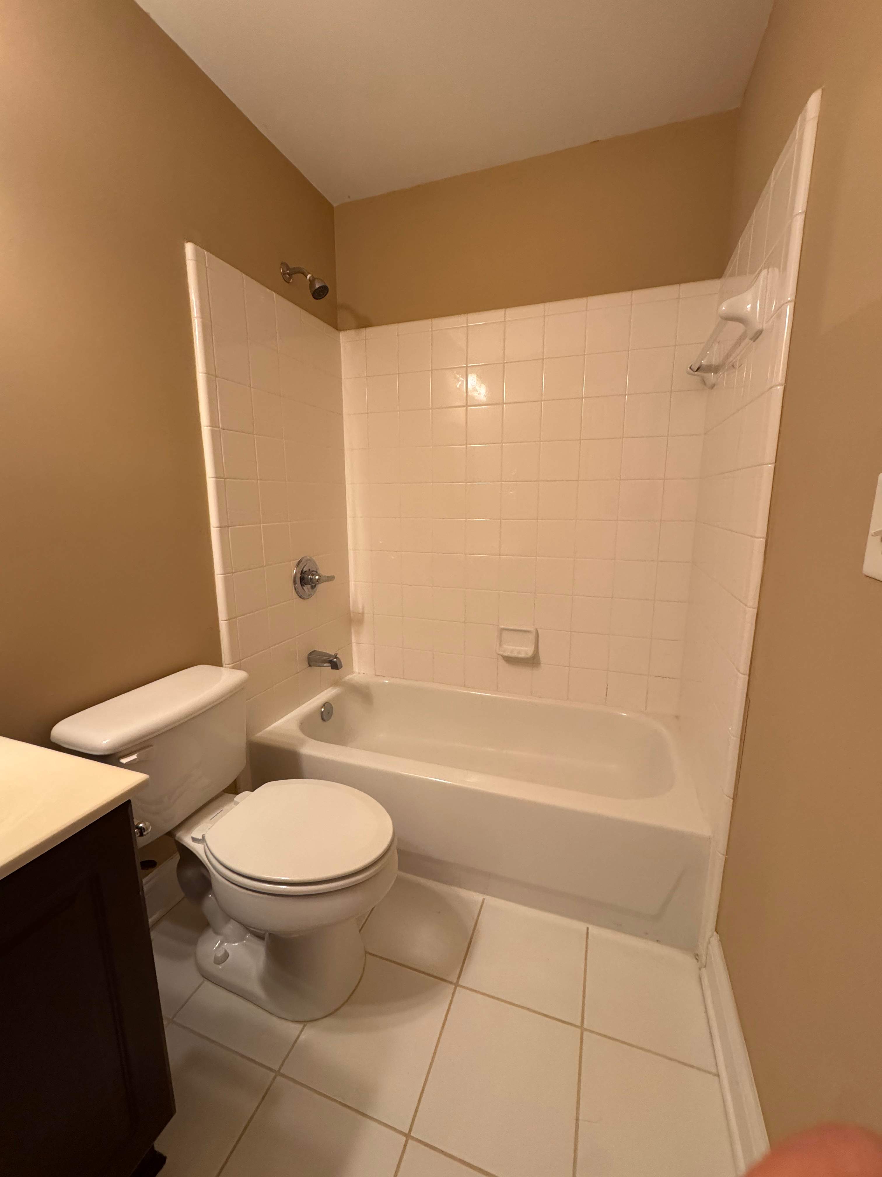 Guest bathroom renovation by Prudencio