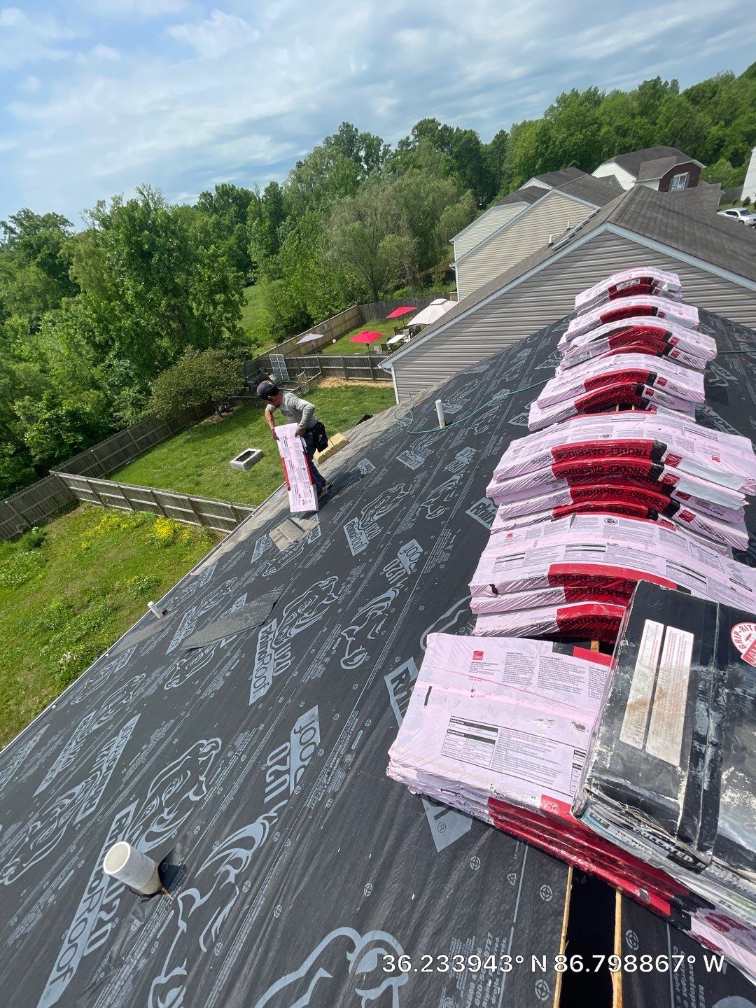 Residential Roofing Installation using Owens Corning TruDef Oakridge Roofing System by Undersun Roofing 