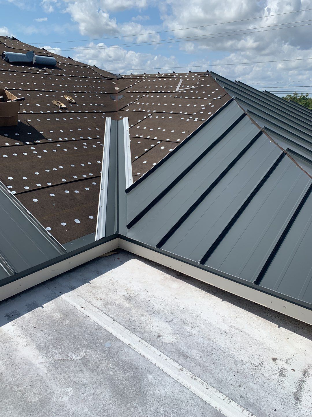 Metal Roof - Galvalume - Charcoal by Istueta Roofing