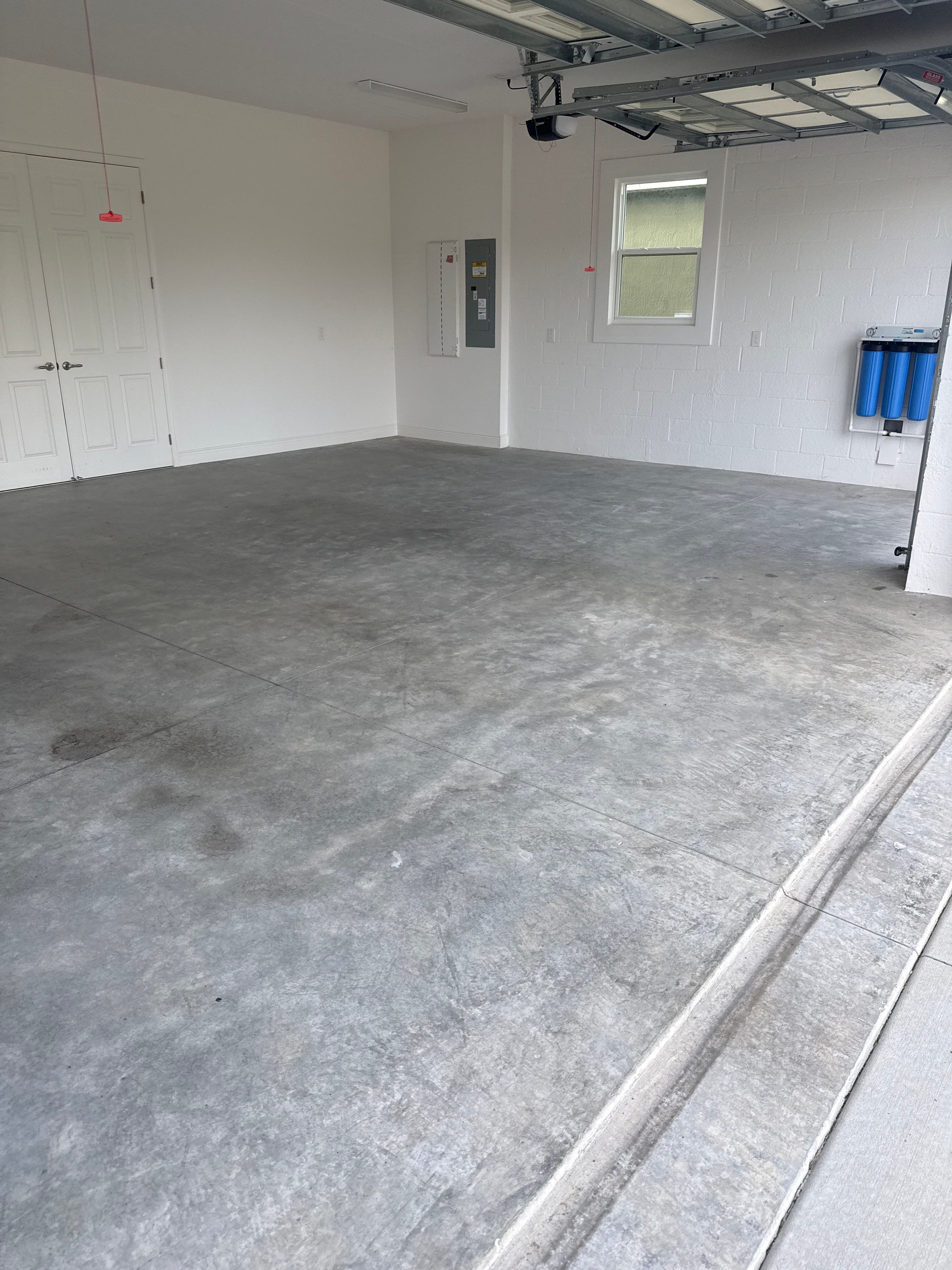 Garage by Innovative Concrete Coatings 
