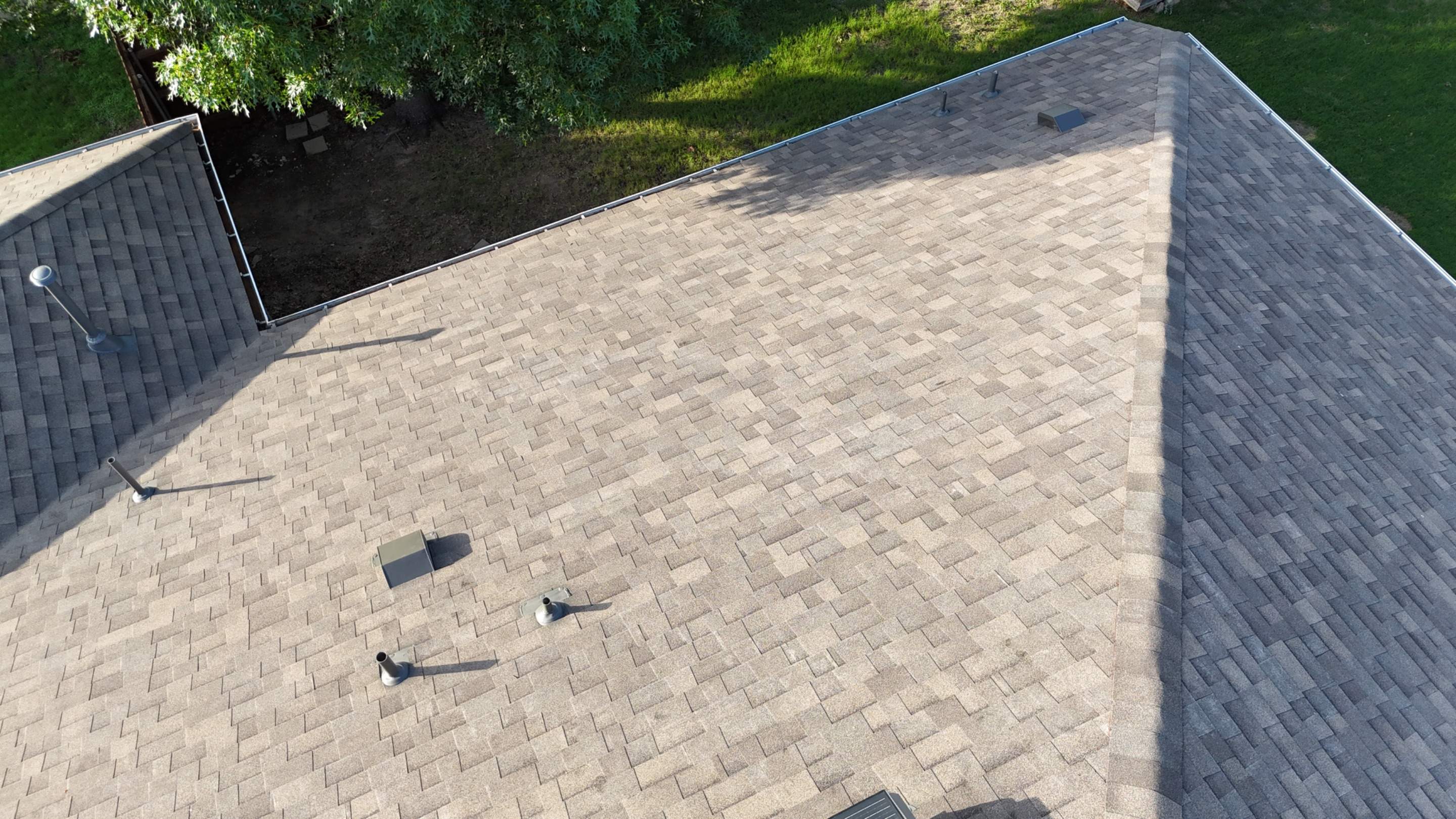 Weathered Wood - Malarkey Vista by RoofsOnly.com