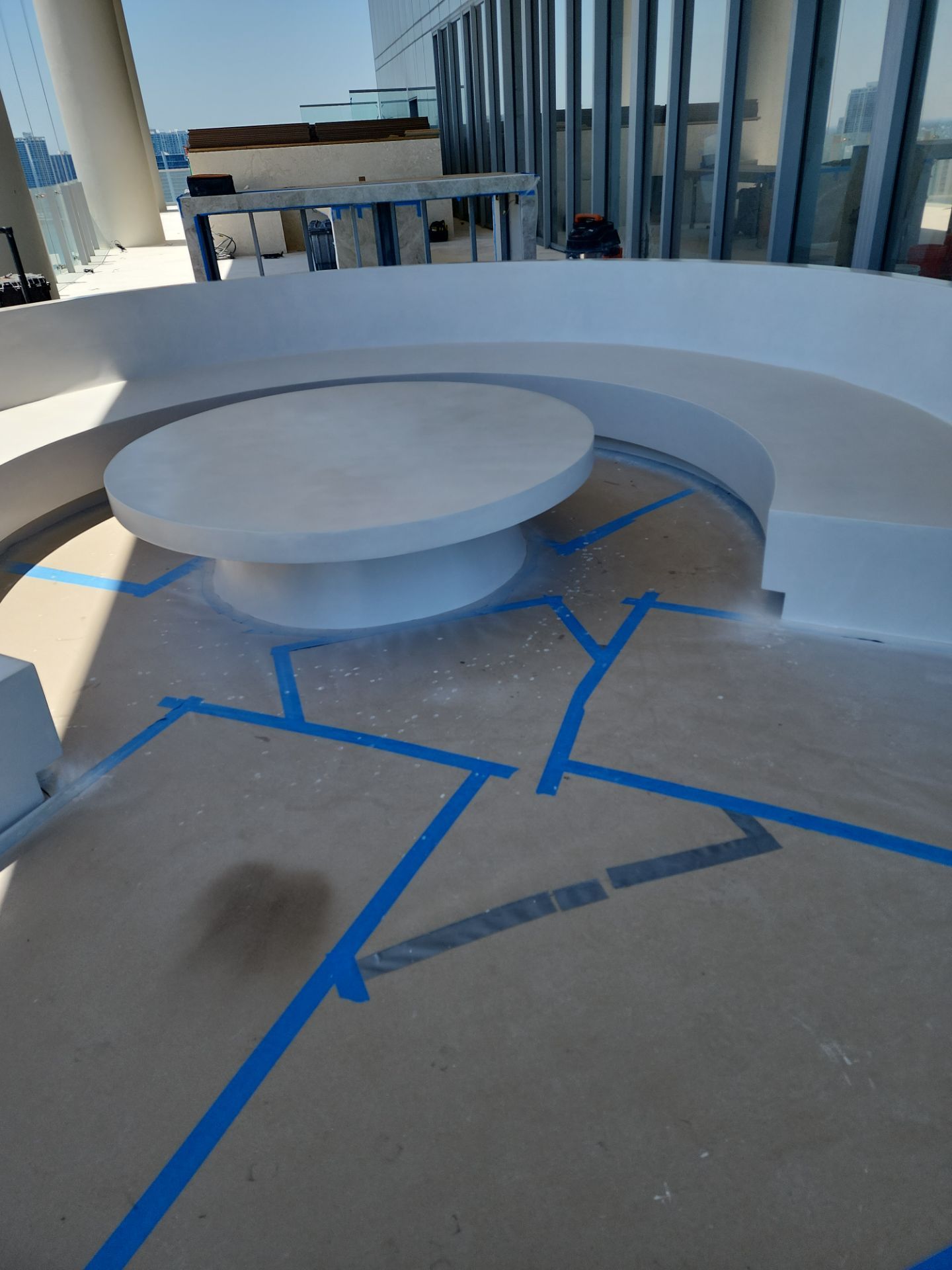 Microtopping over Furniture by Seamless Surfaces