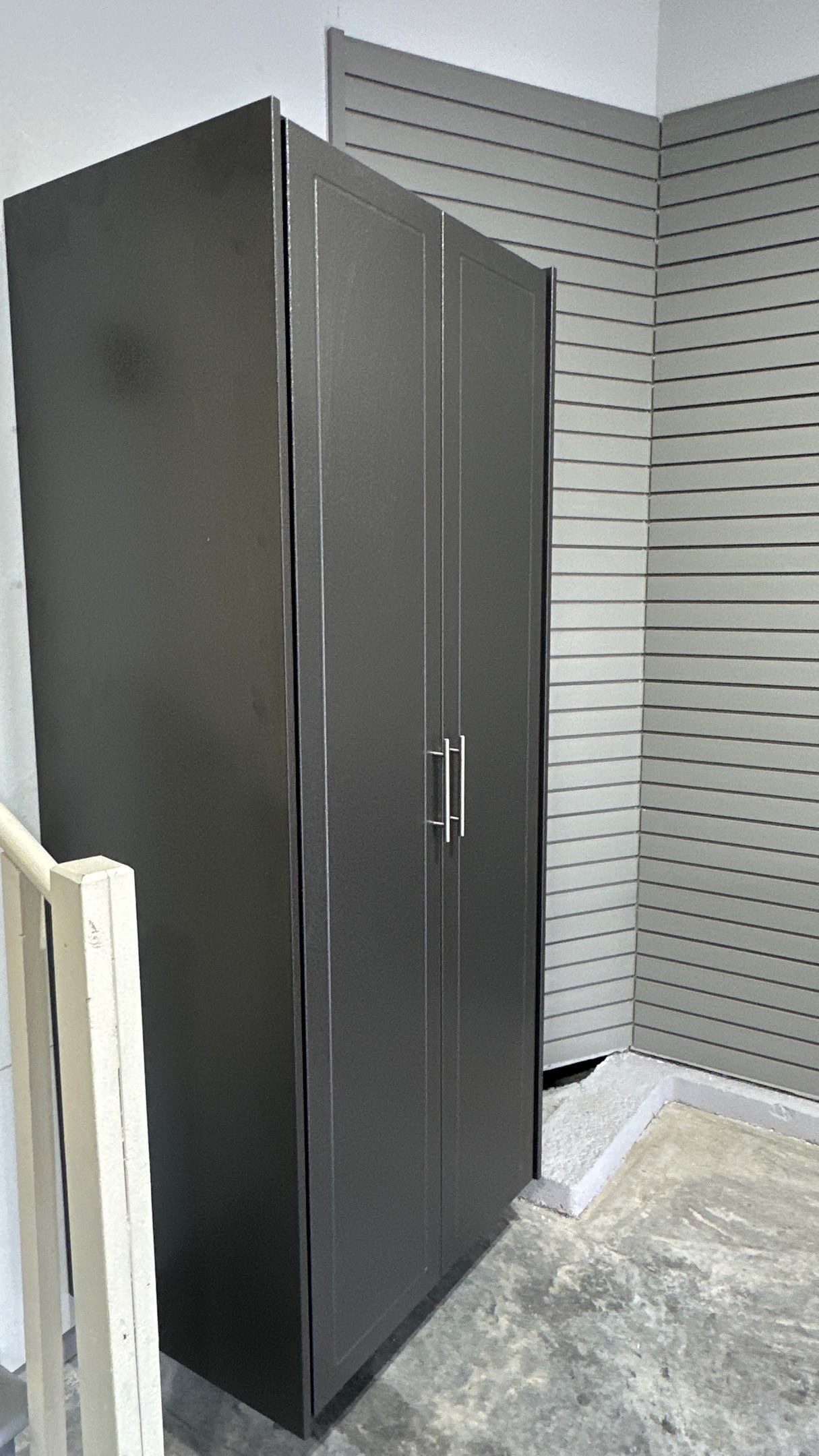 Jeff B got a beautiful combination of Cabinets and Slatwall by Banner Garage