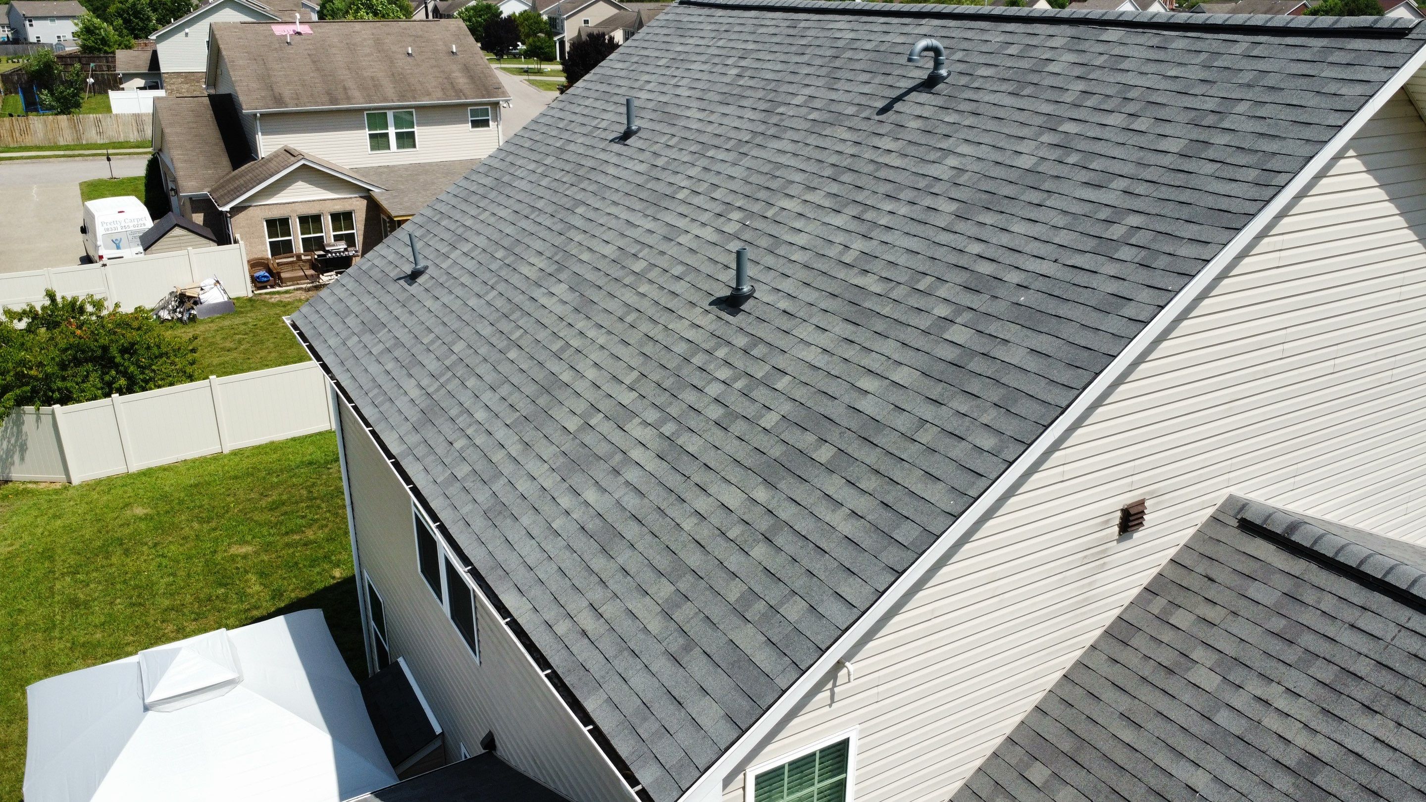 Residential Roofing Installation using Owens Corning Oakridge Roofing System by Undersun Roofing 