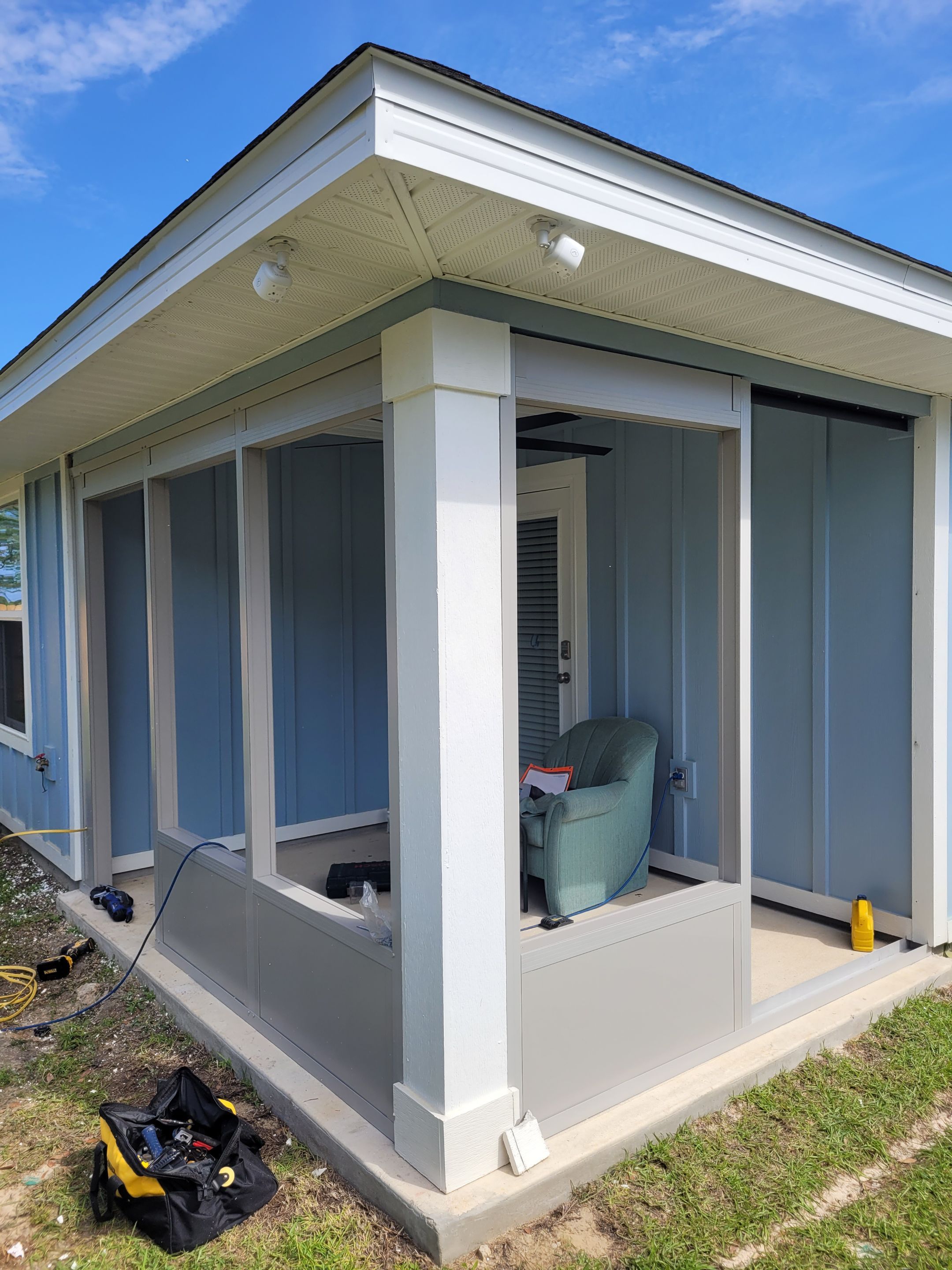 Screen Under Glass Room in Crestview by Titan Sunrooms